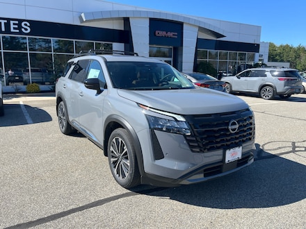 2026 Nissan Pathfinder Platinum SUV