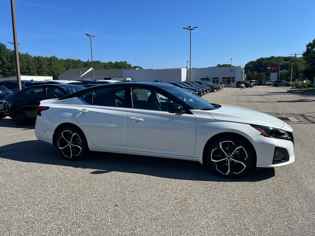 New 2026 Nissan Altima SR Sedan