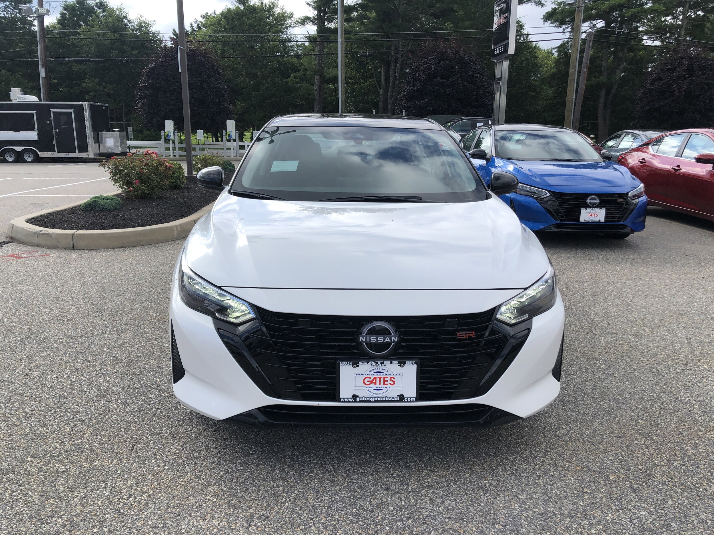 2025 Nissan Sentra SR photo 2