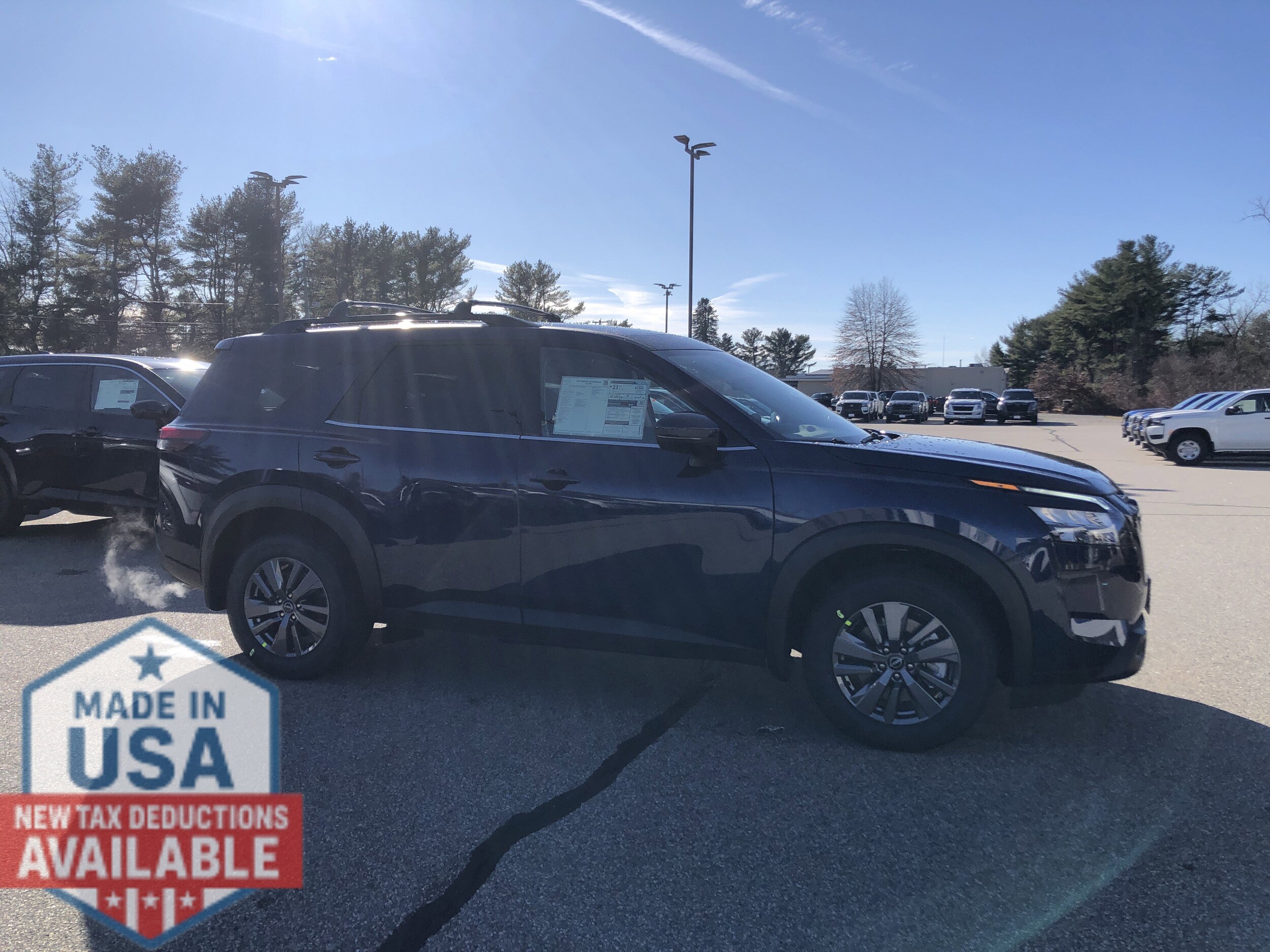 2025 Nissan Pathfinder SV photo 2