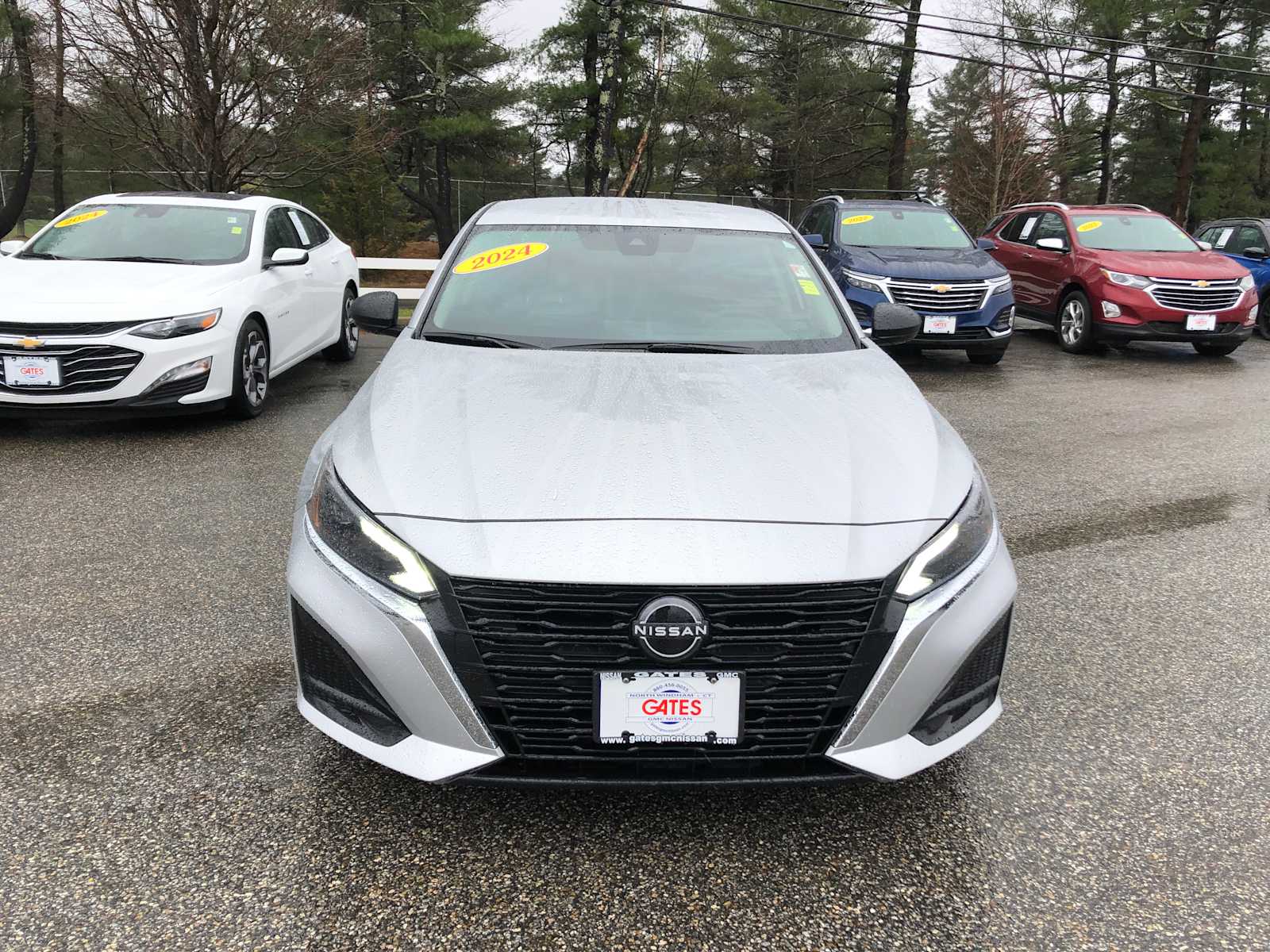 View vehicle photo 2