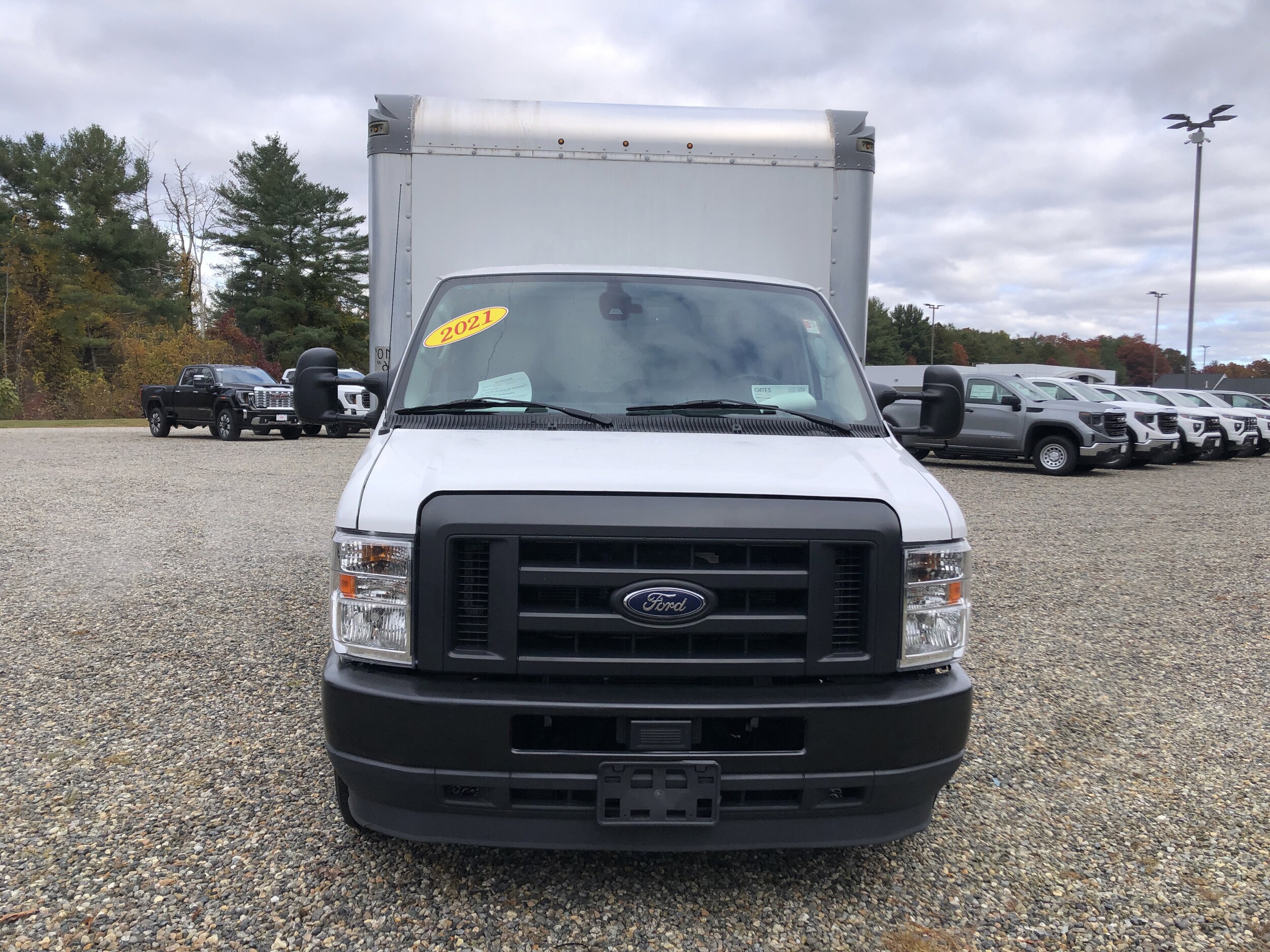 2021 Ford E-350 photo 2