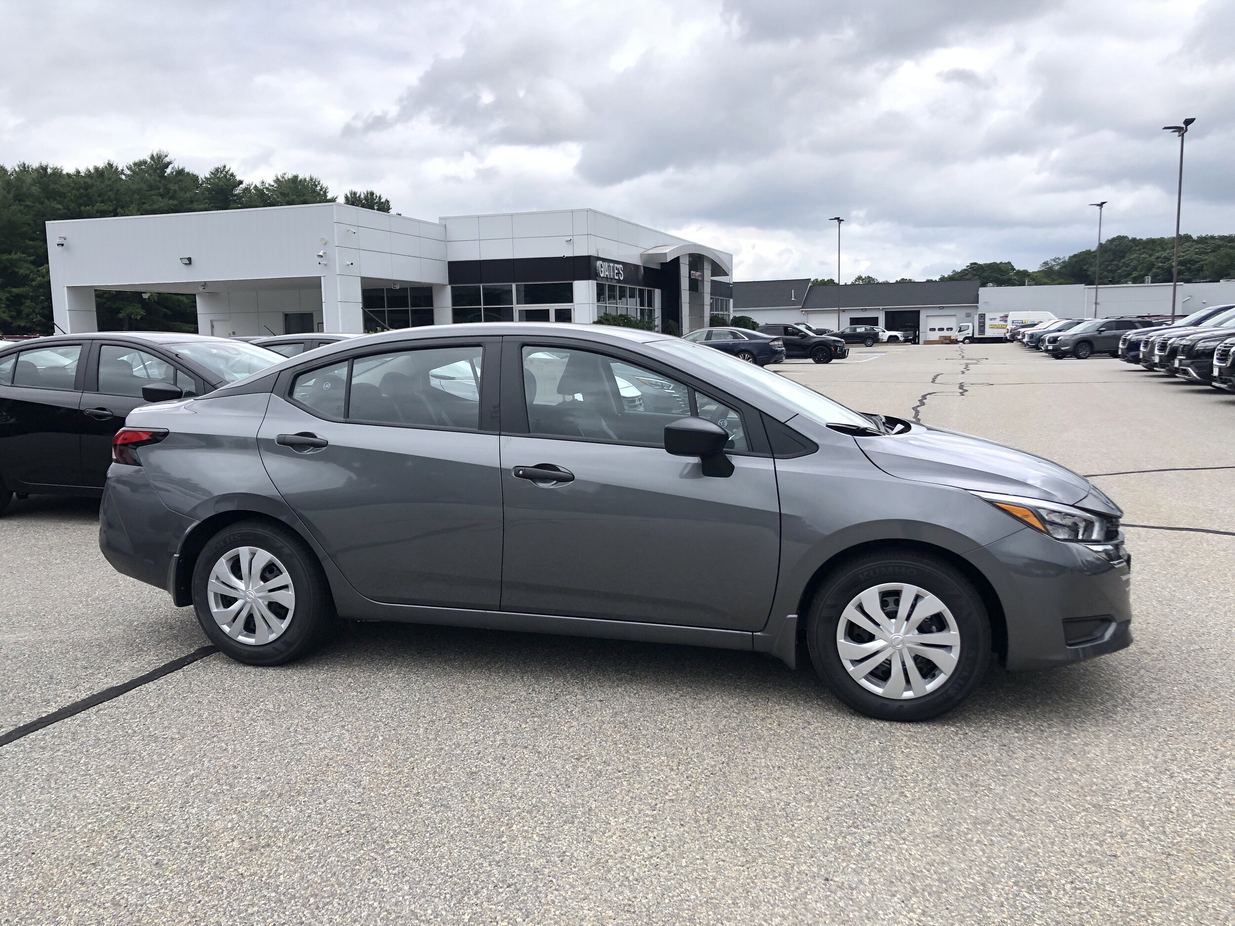 2025 Nissan Versa S photo 4