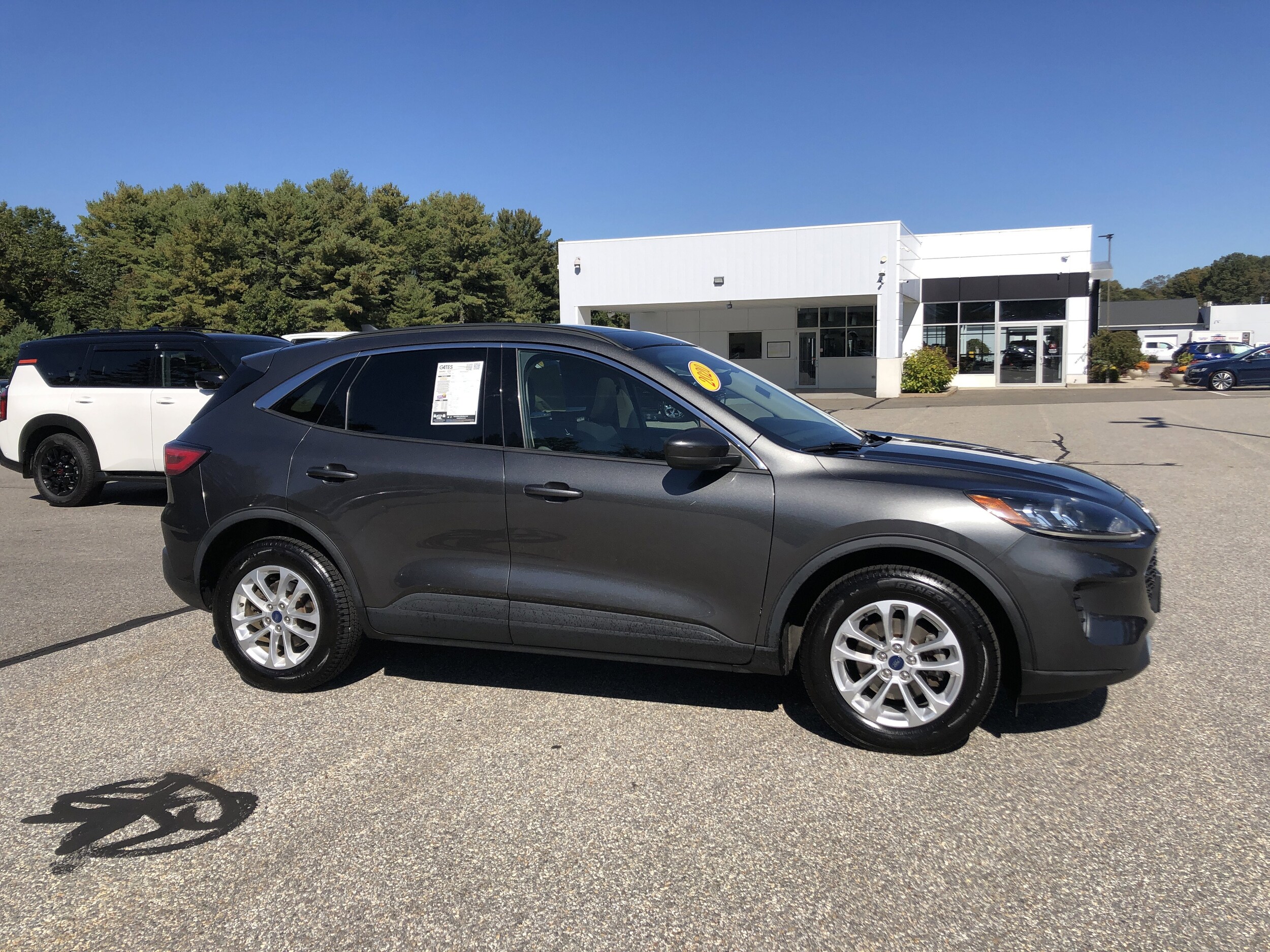 2020 Ford Escape SE photo 2