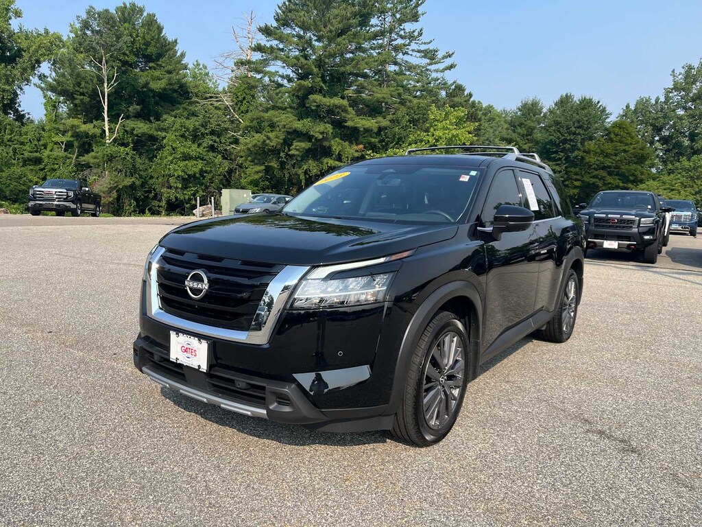 Used 2023 Nissan Pathfinder SL SUV