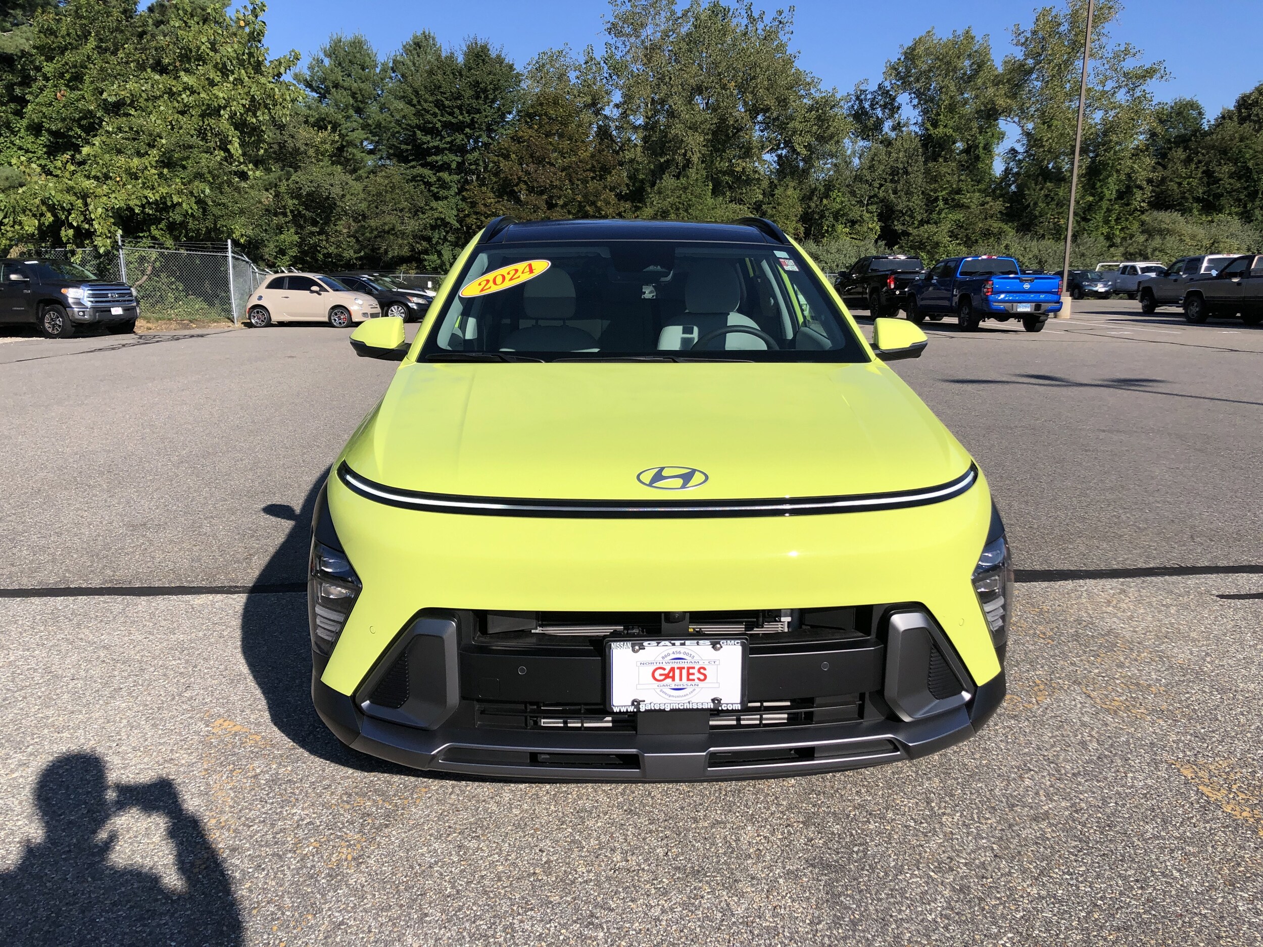 2024 Hyundai Kona Limited photo 2