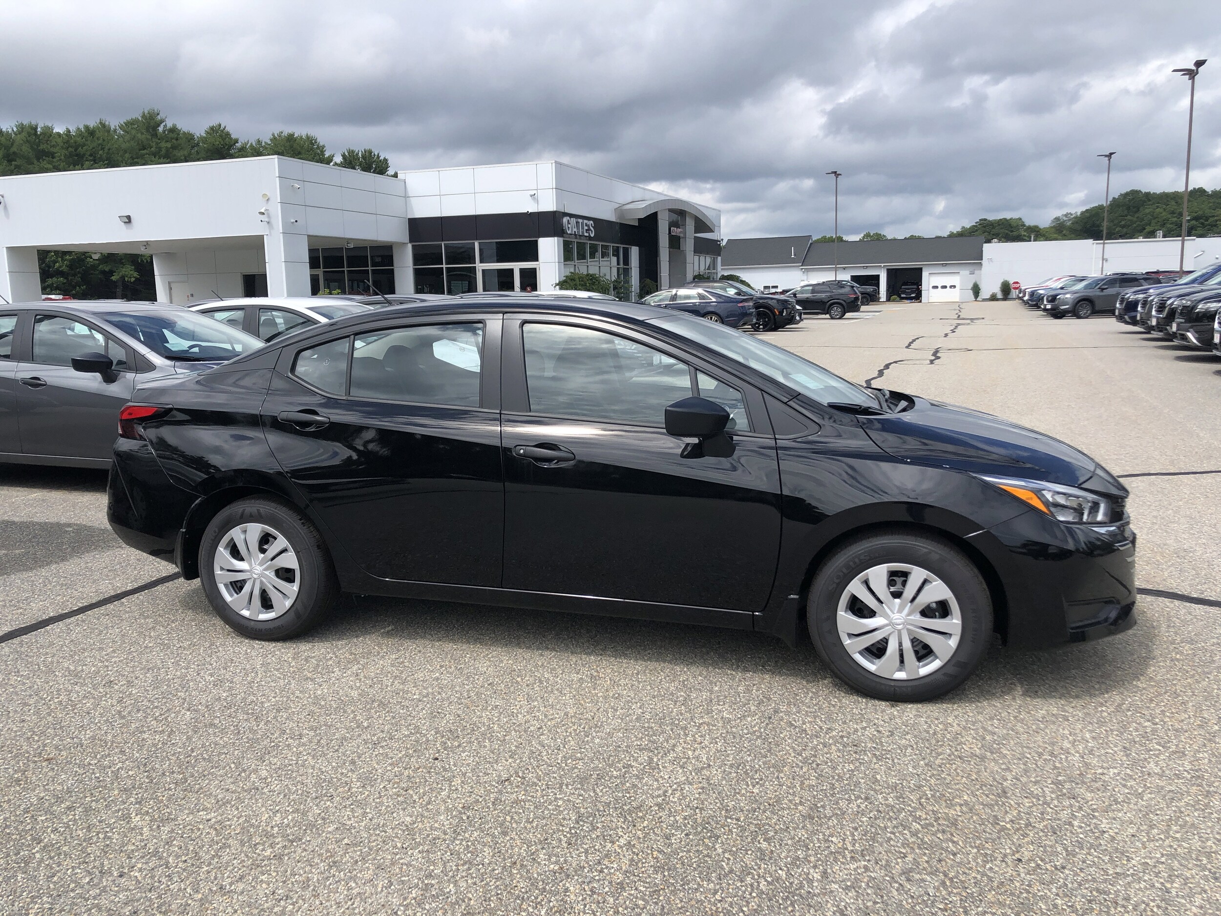 2025 Nissan Versa S photo 4