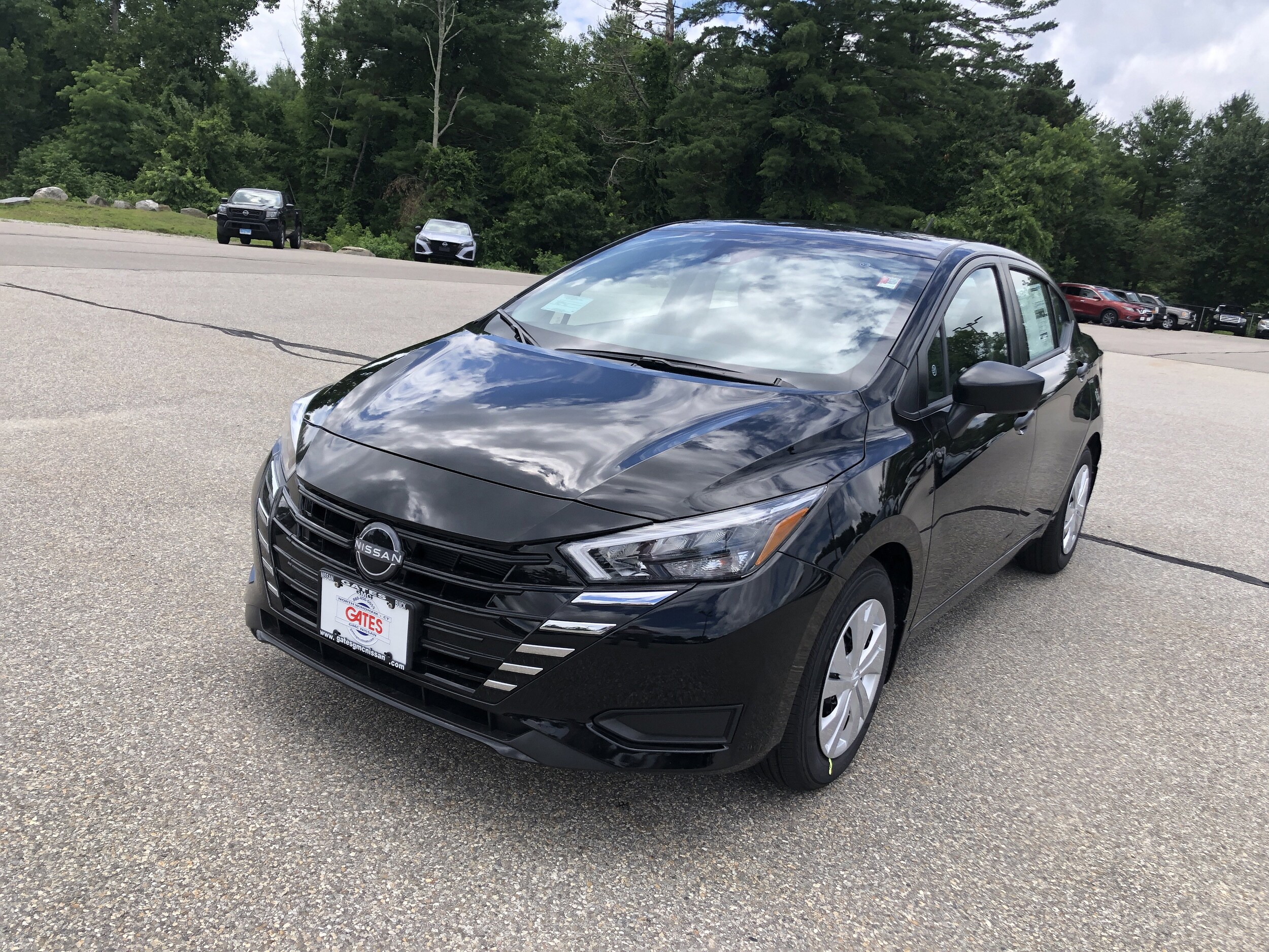 2025 Nissan Versa S photo 2