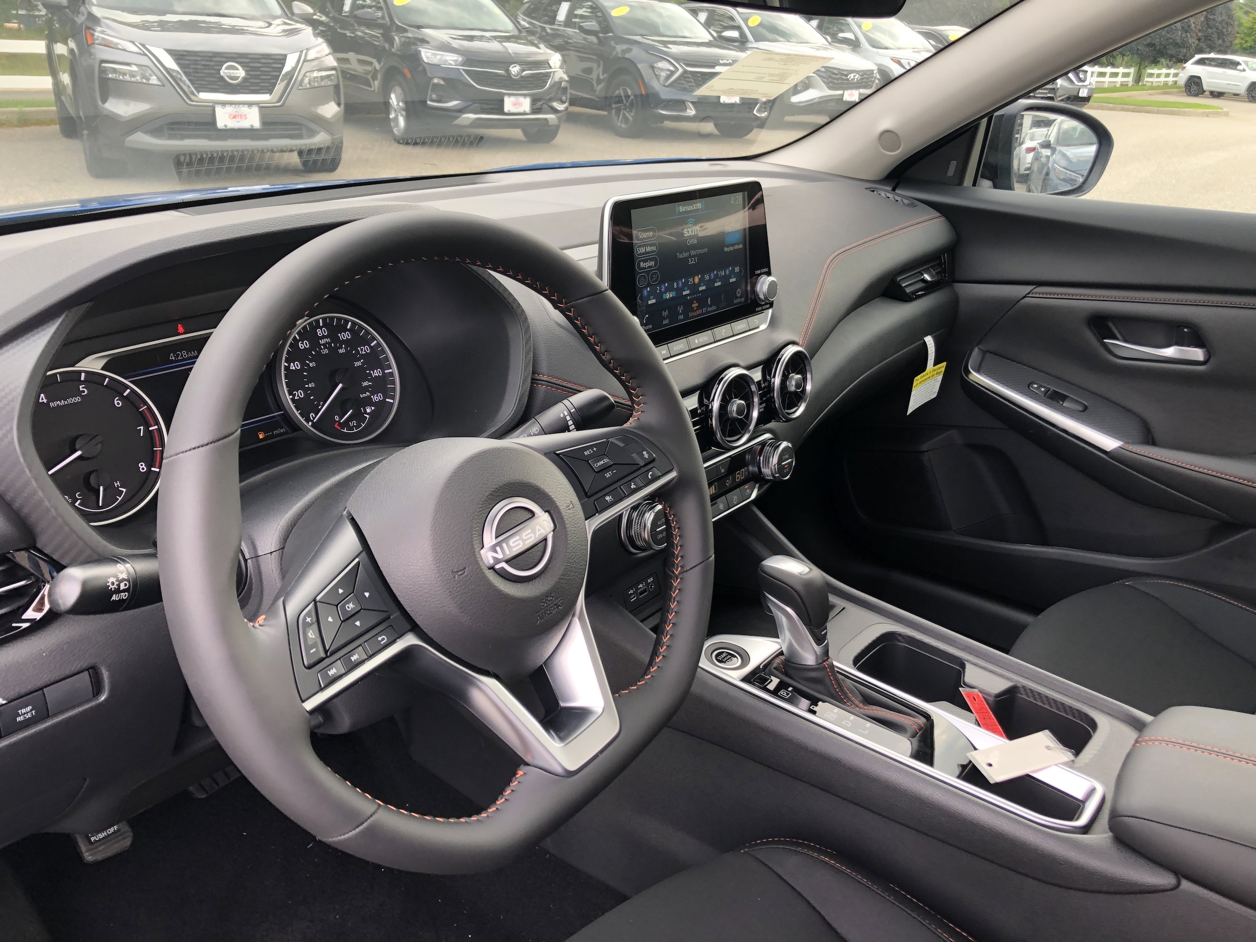 2025 Nissan Sentra SR - Photo 12