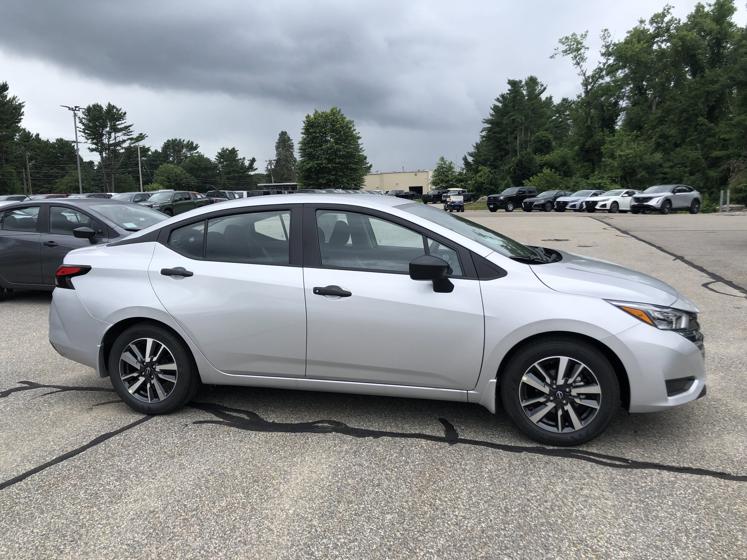 2025 Nissan Versa S photo 4