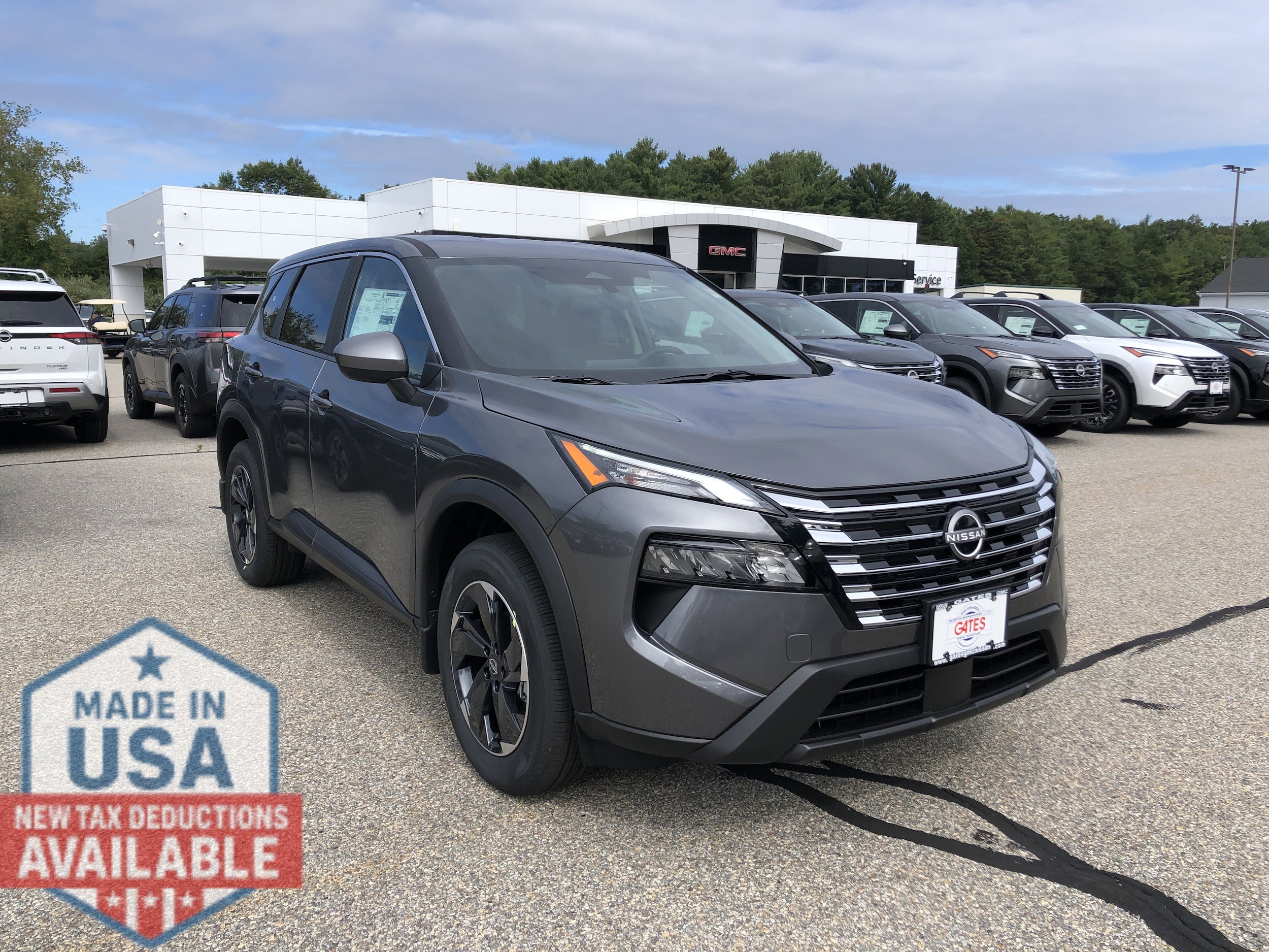 2026 Nissan Rogue SV's photo