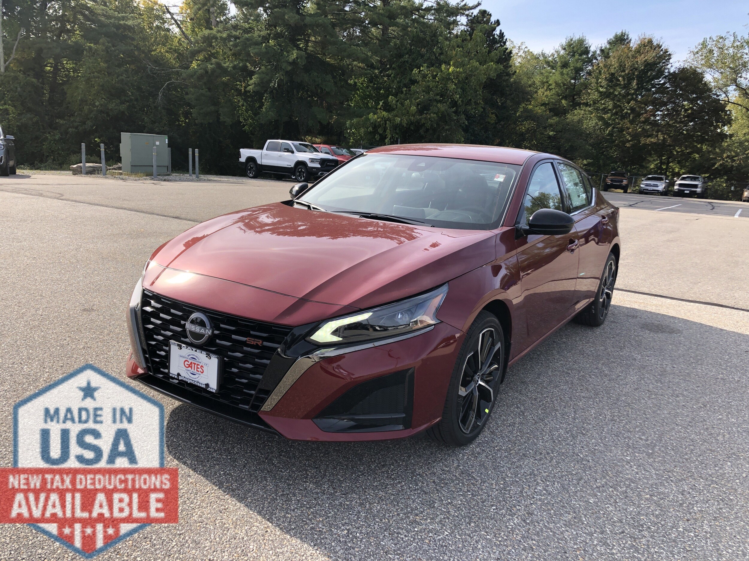 2025 Nissan Altima SR photo 2