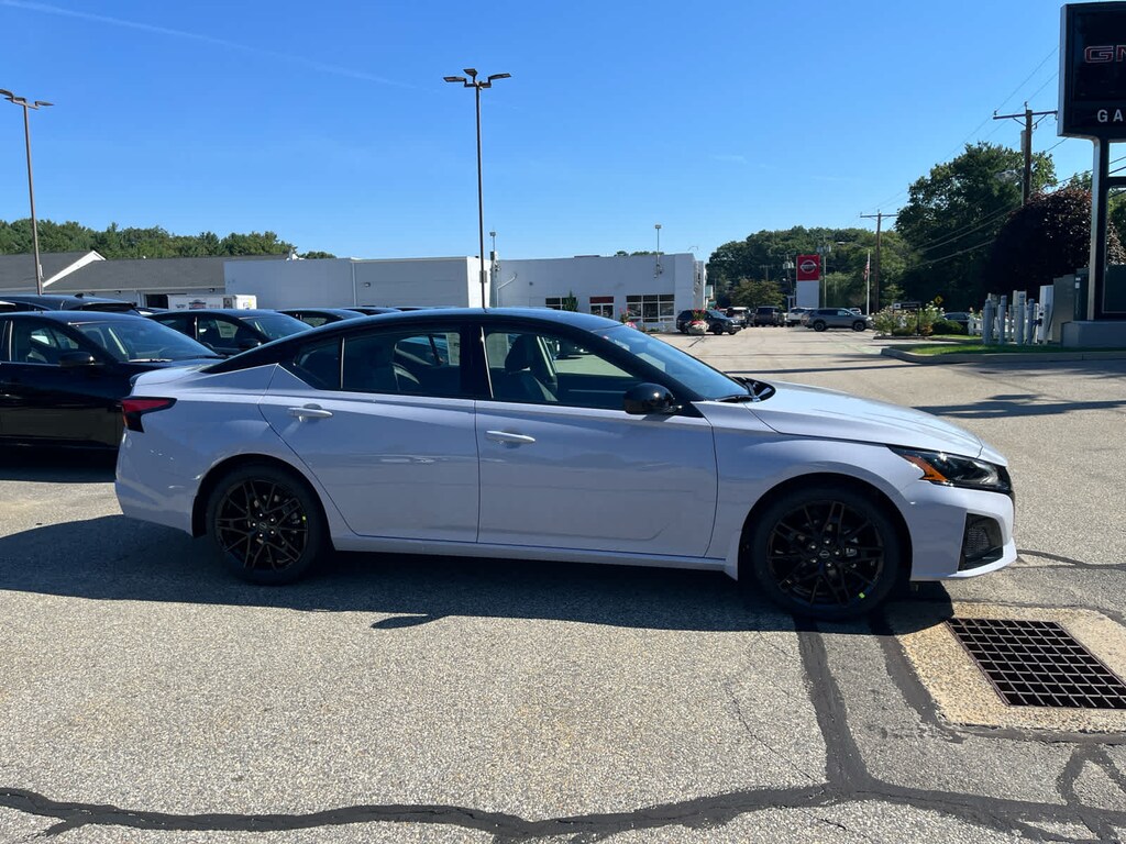 New 2026 Nissan Altima SR Sedan