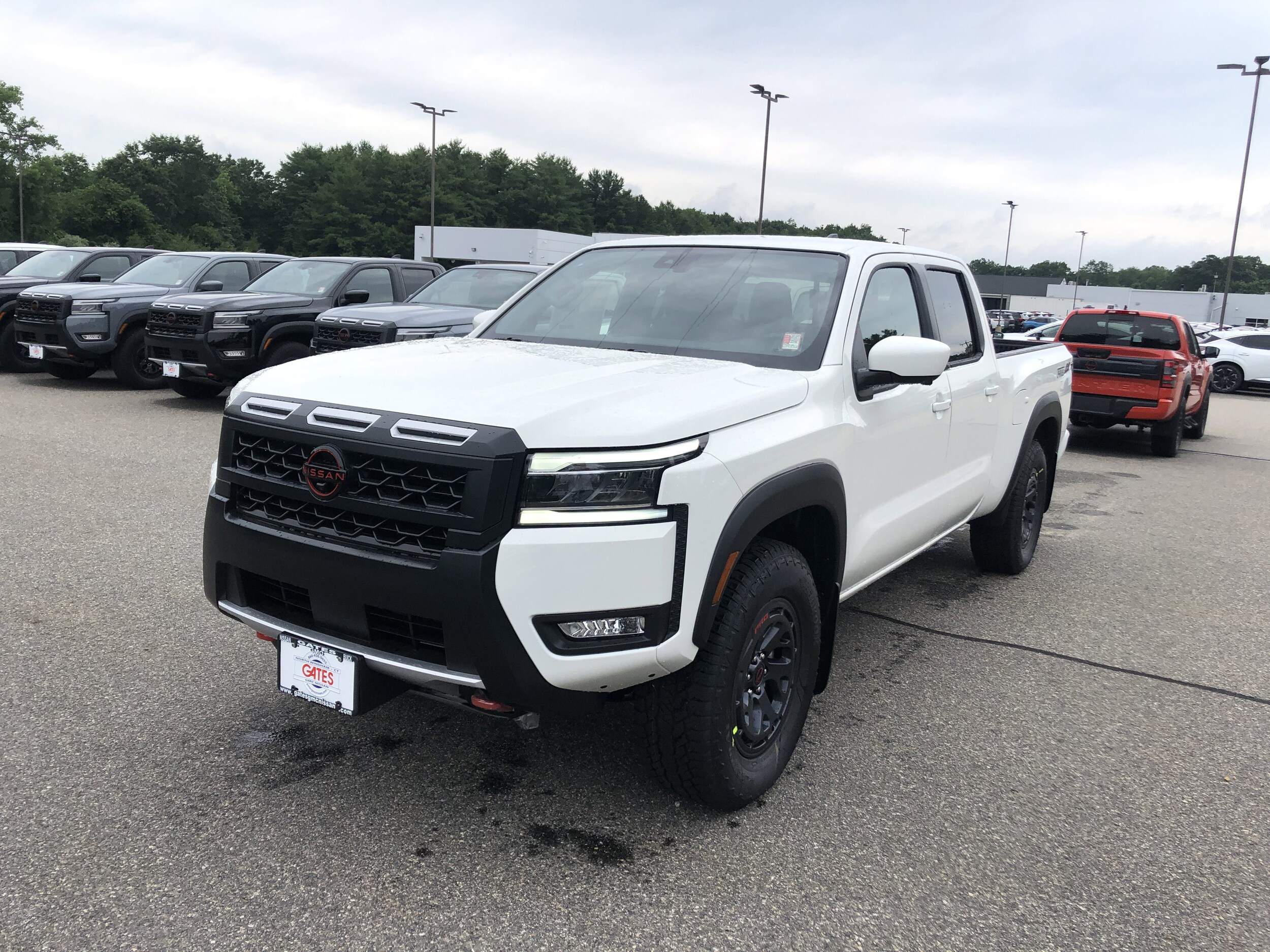 2025 Nissan Frontier PRO-4X photo 3
