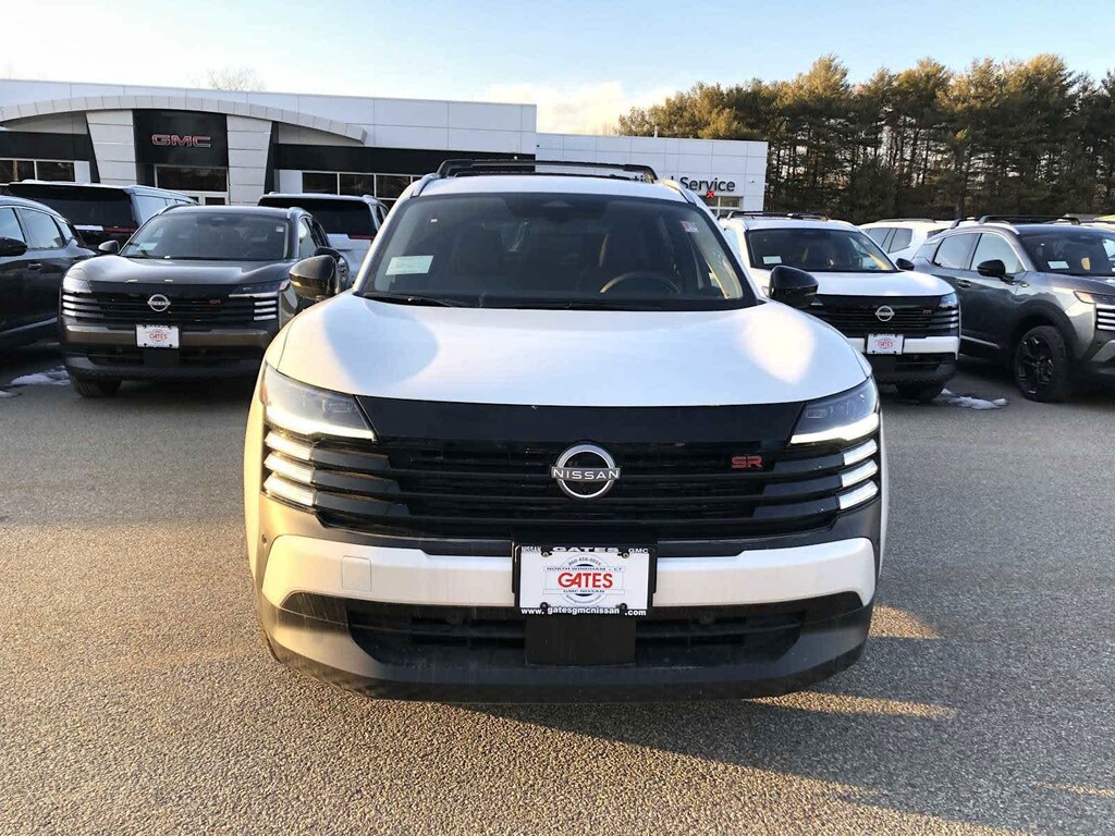 New 2026 Nissan Kicks SR SUV