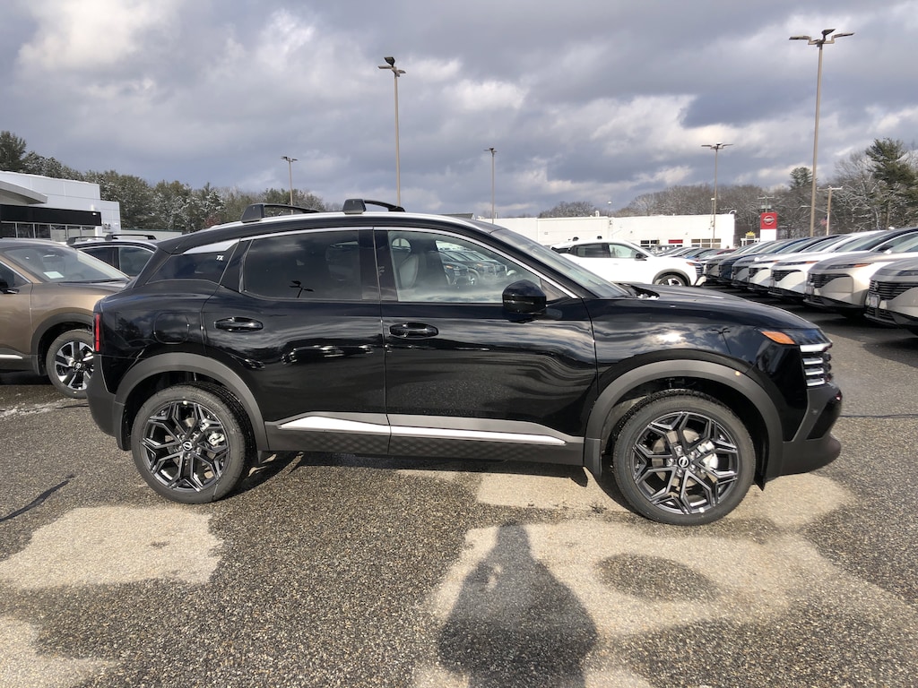New 2026 Nissan Kicks SR SUV