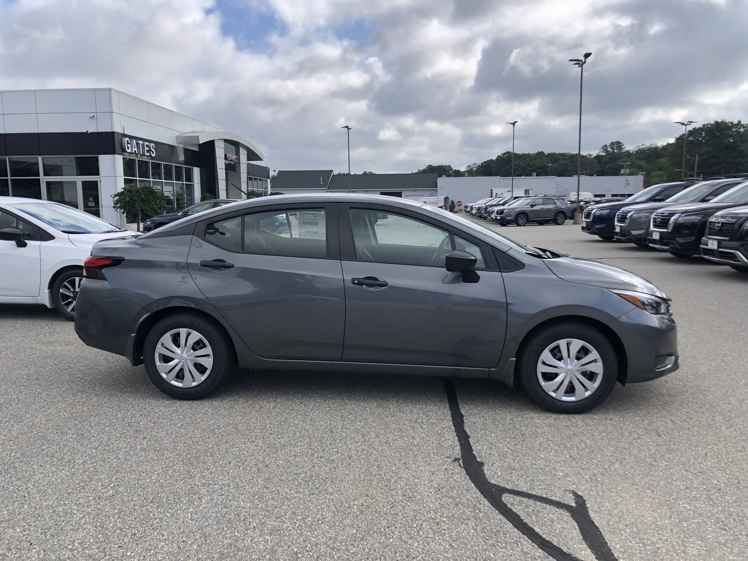 2025 Nissan Versa S photo 4
