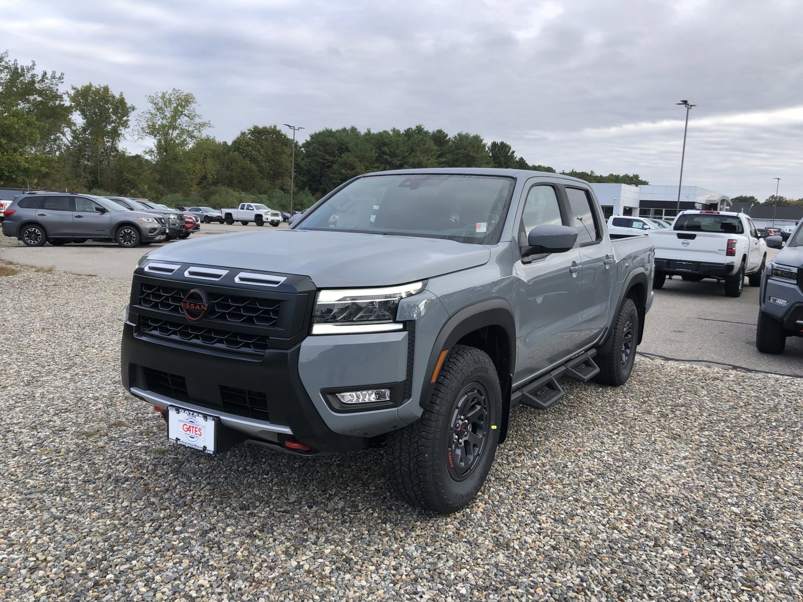 2025 Nissan Frontier PRO-4X photo 3