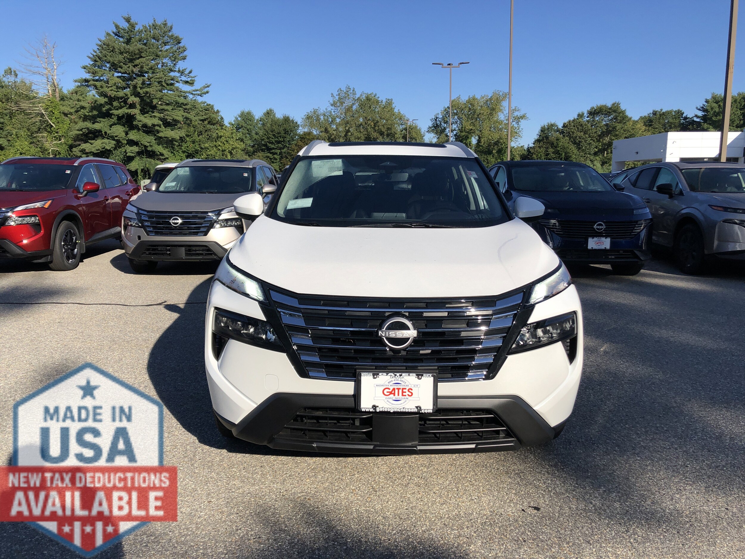 2026 Nissan Rogue SV photo 2