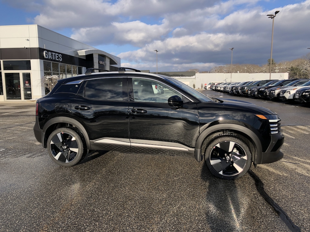 New 2026 Nissan Kicks SR SUV