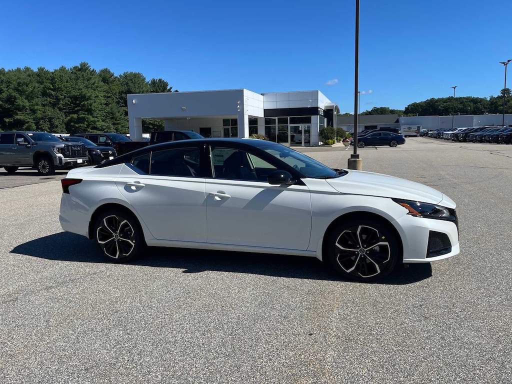 New 2026 Nissan Altima SR Sedan