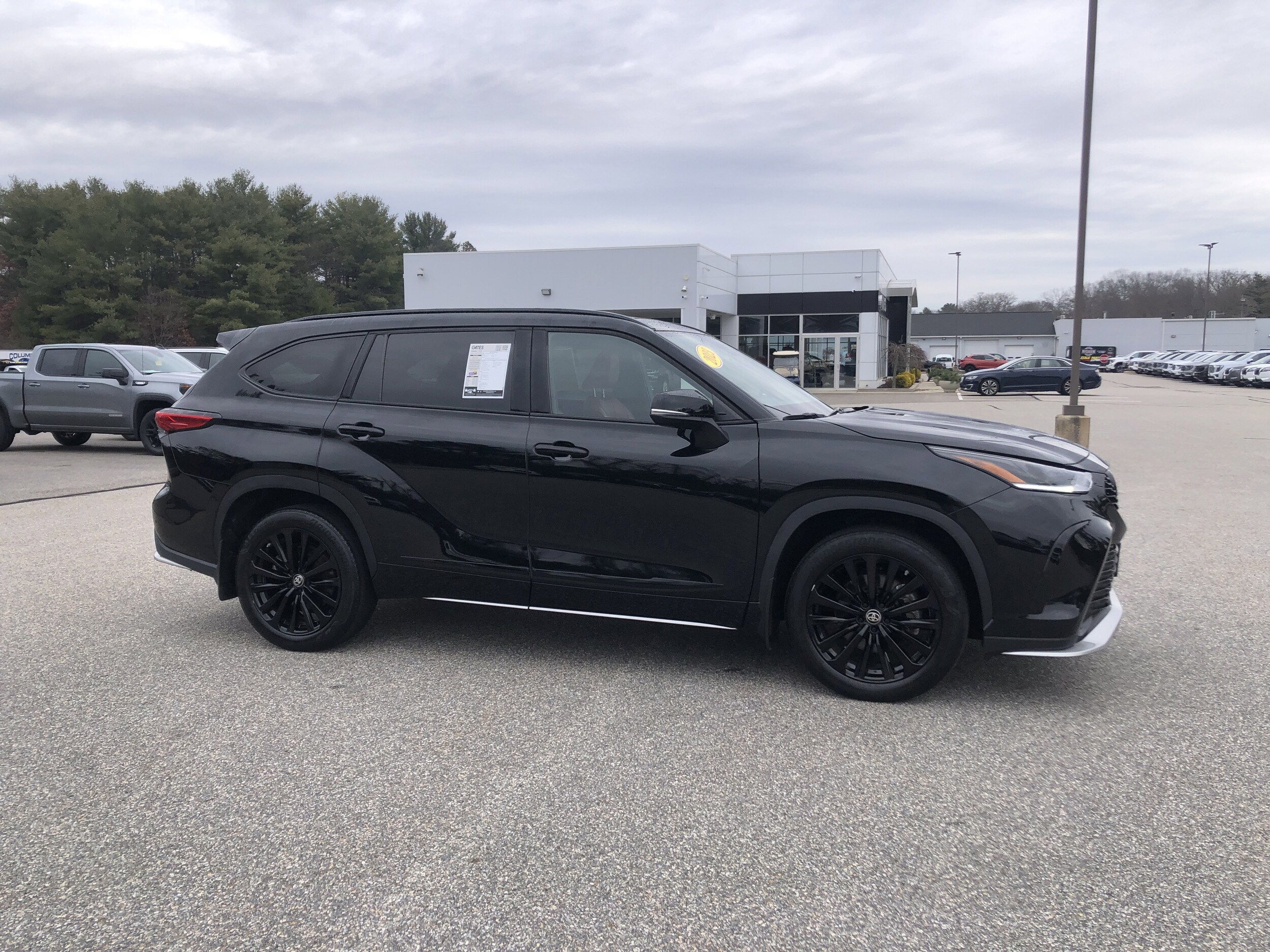 2023 Toyota Highlander XSE photo 3