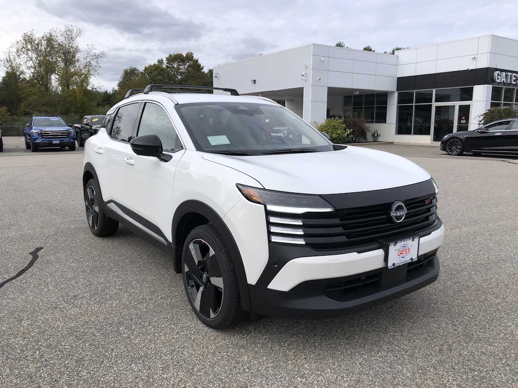 New 2026 Nissan Kicks SR SUV