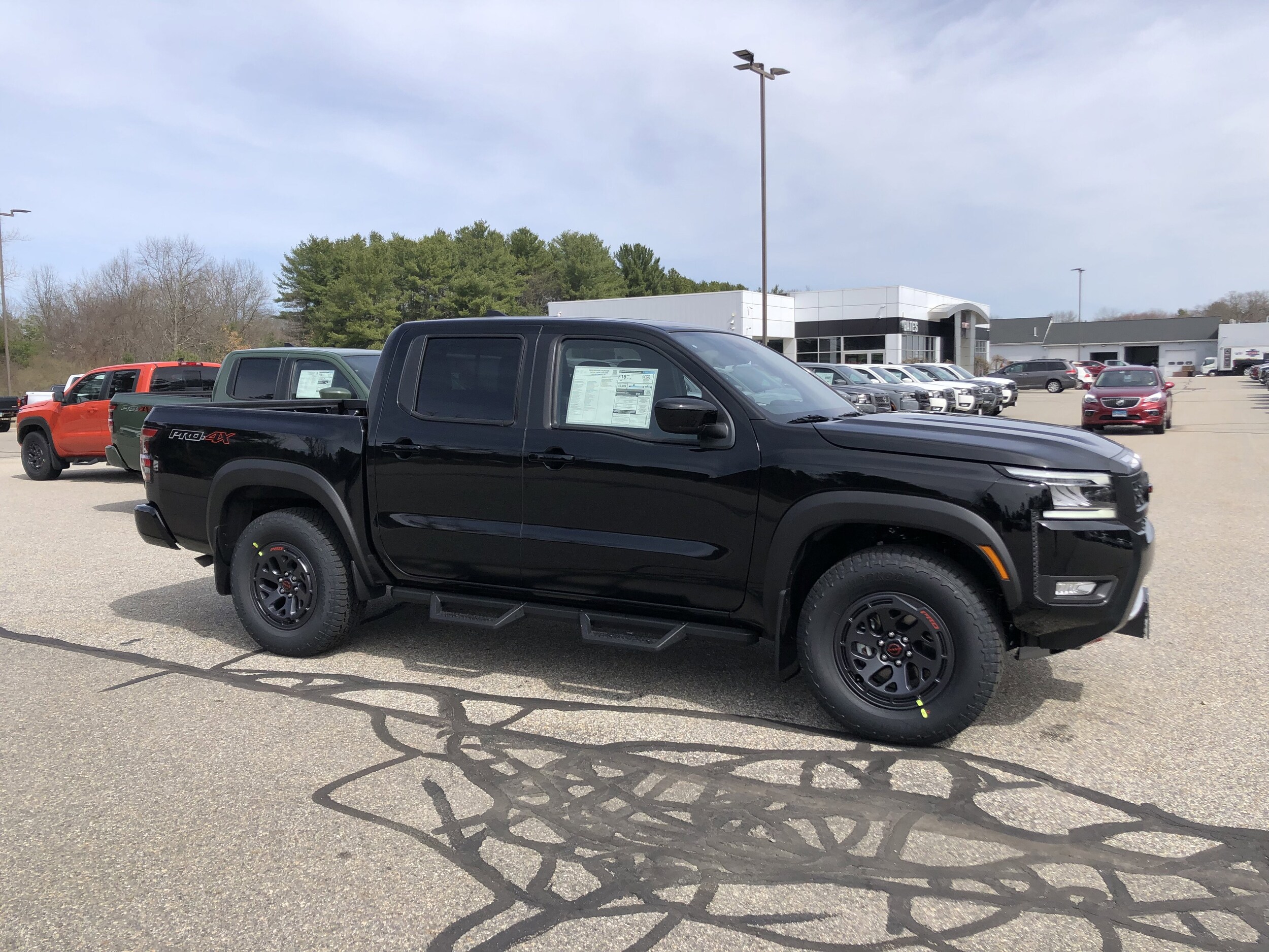 2025 Nissan Frontier PRO-4X photo 4