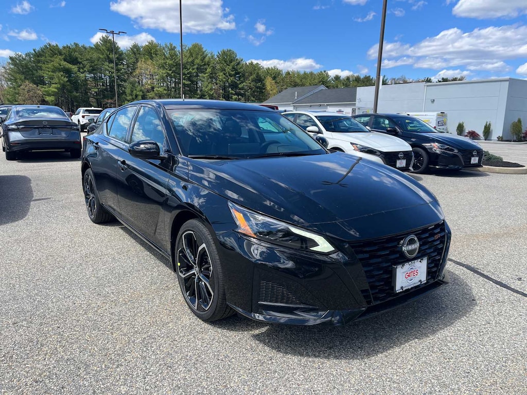 New 2026 Nissan Altima SR Sedan