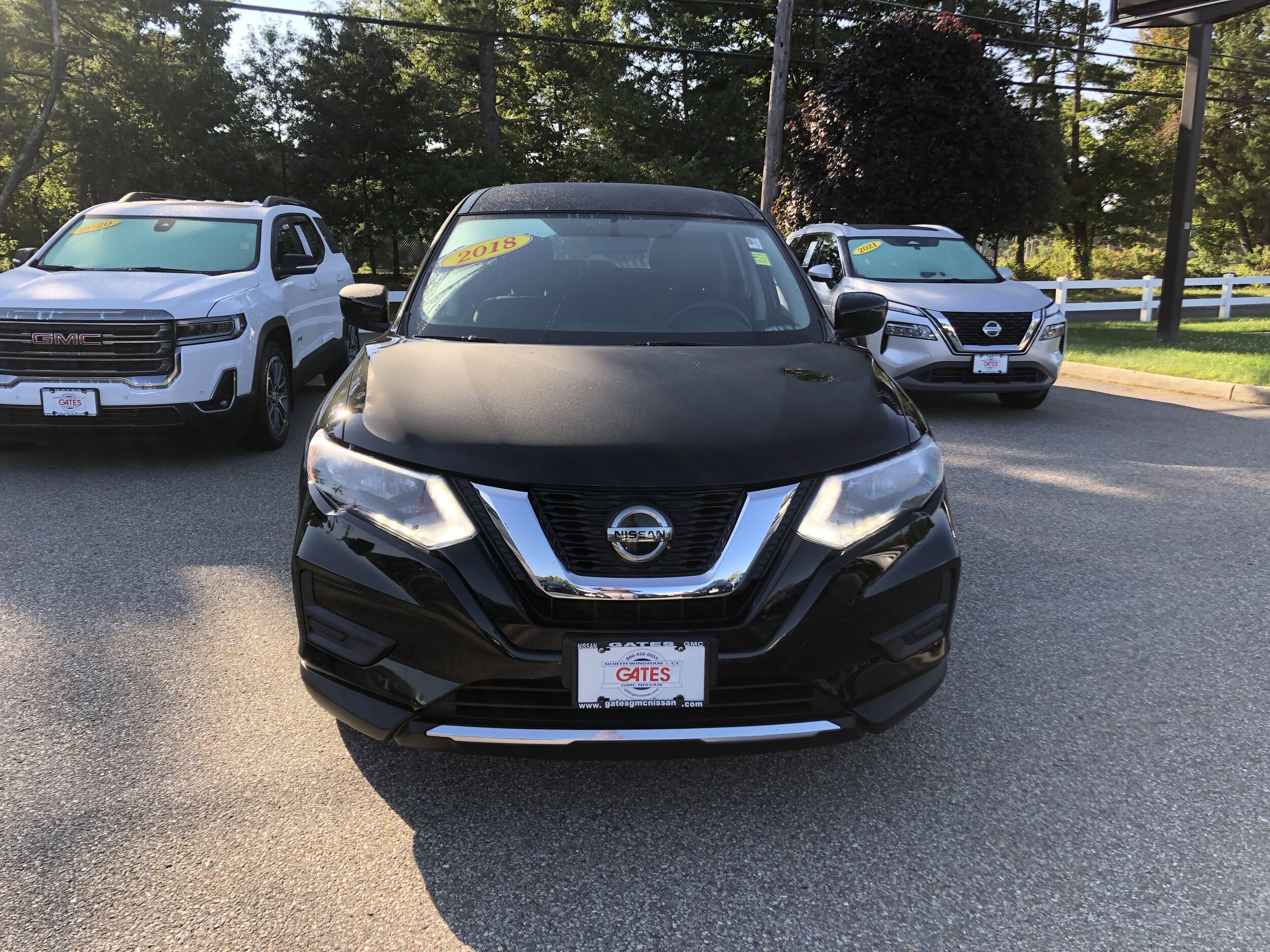 2018 Nissan Rogue S photo 2
