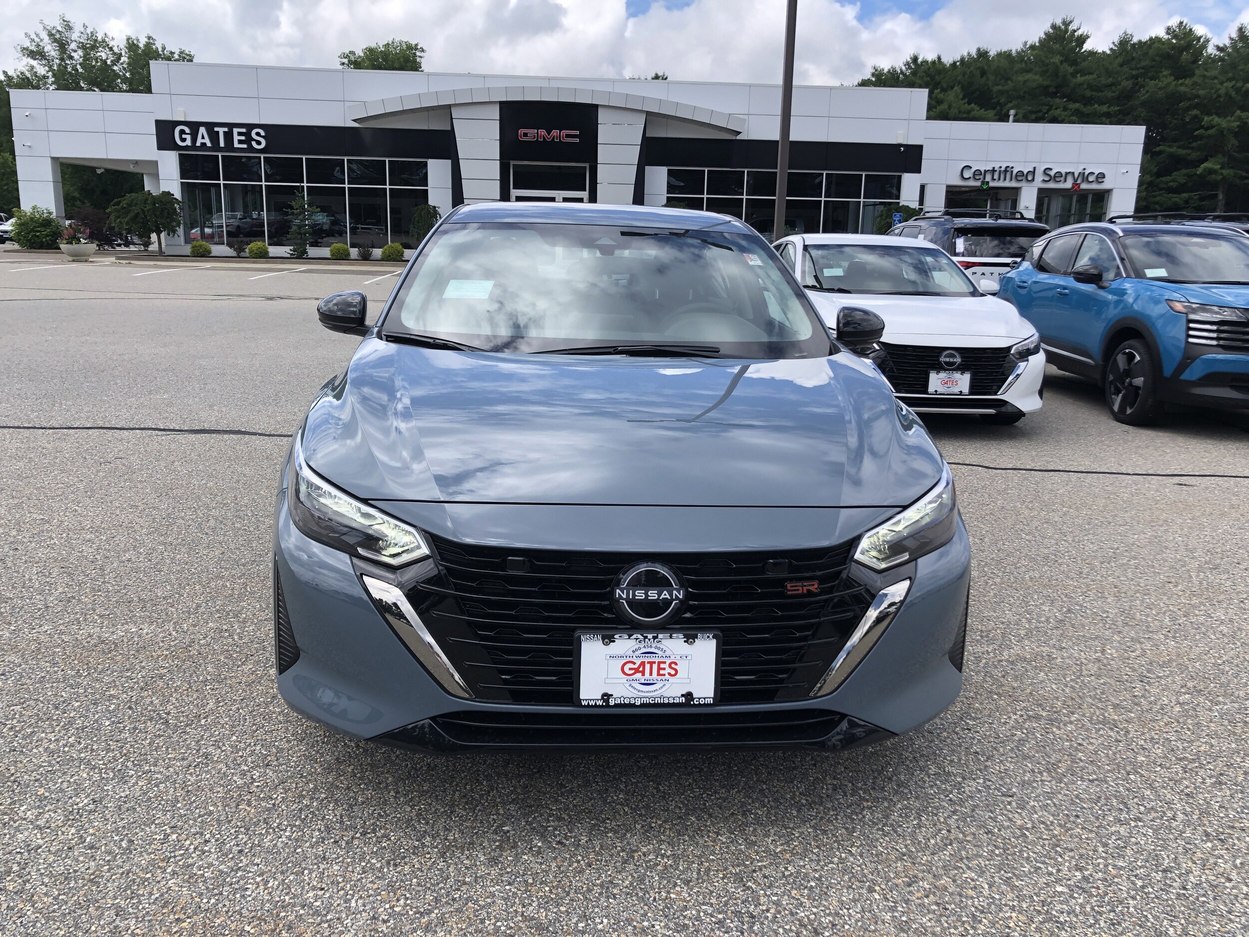 2025 Nissan Sentra SR photo 2