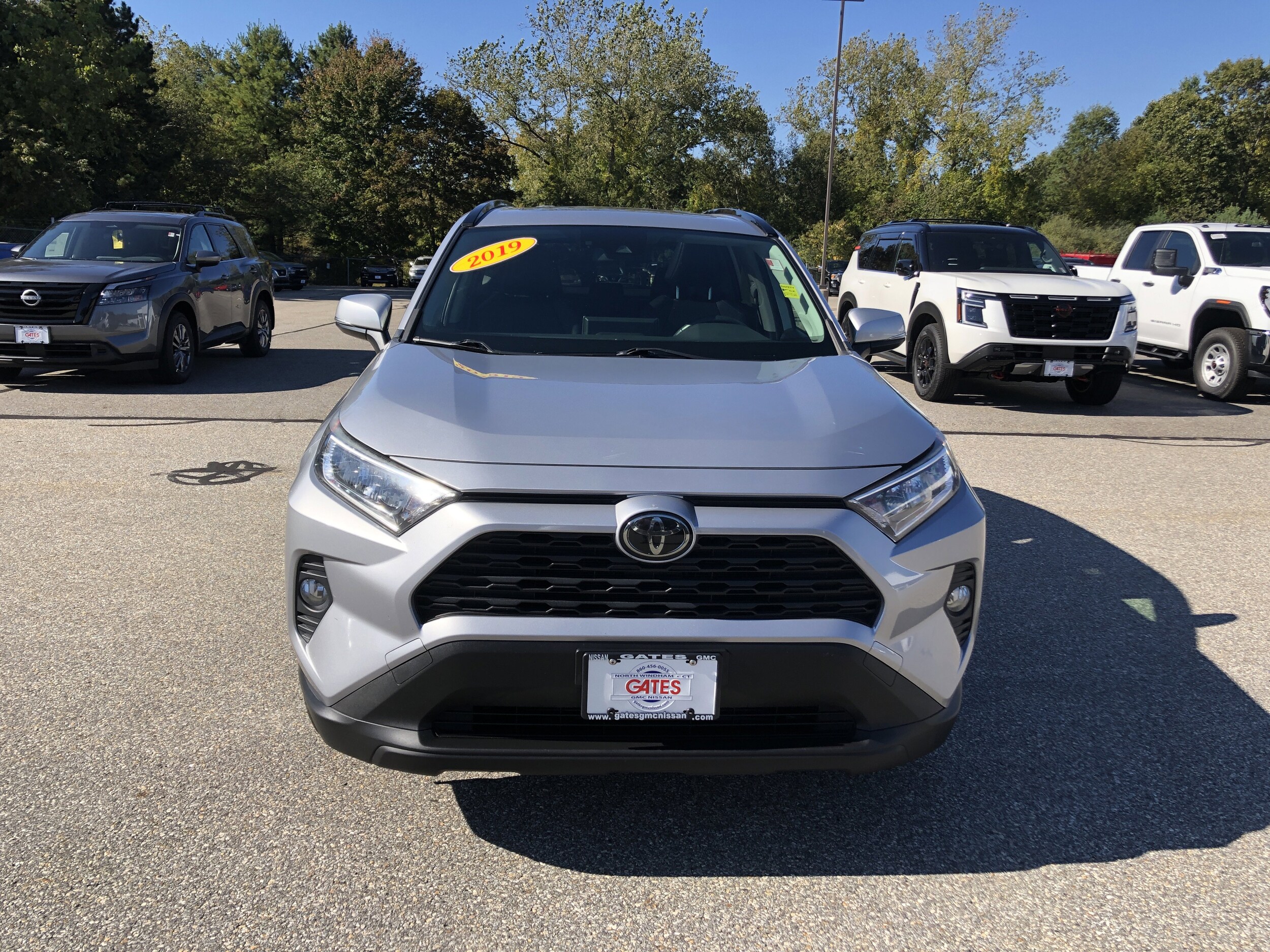 2019 Toyota RAV4 XLE Premium photo 2