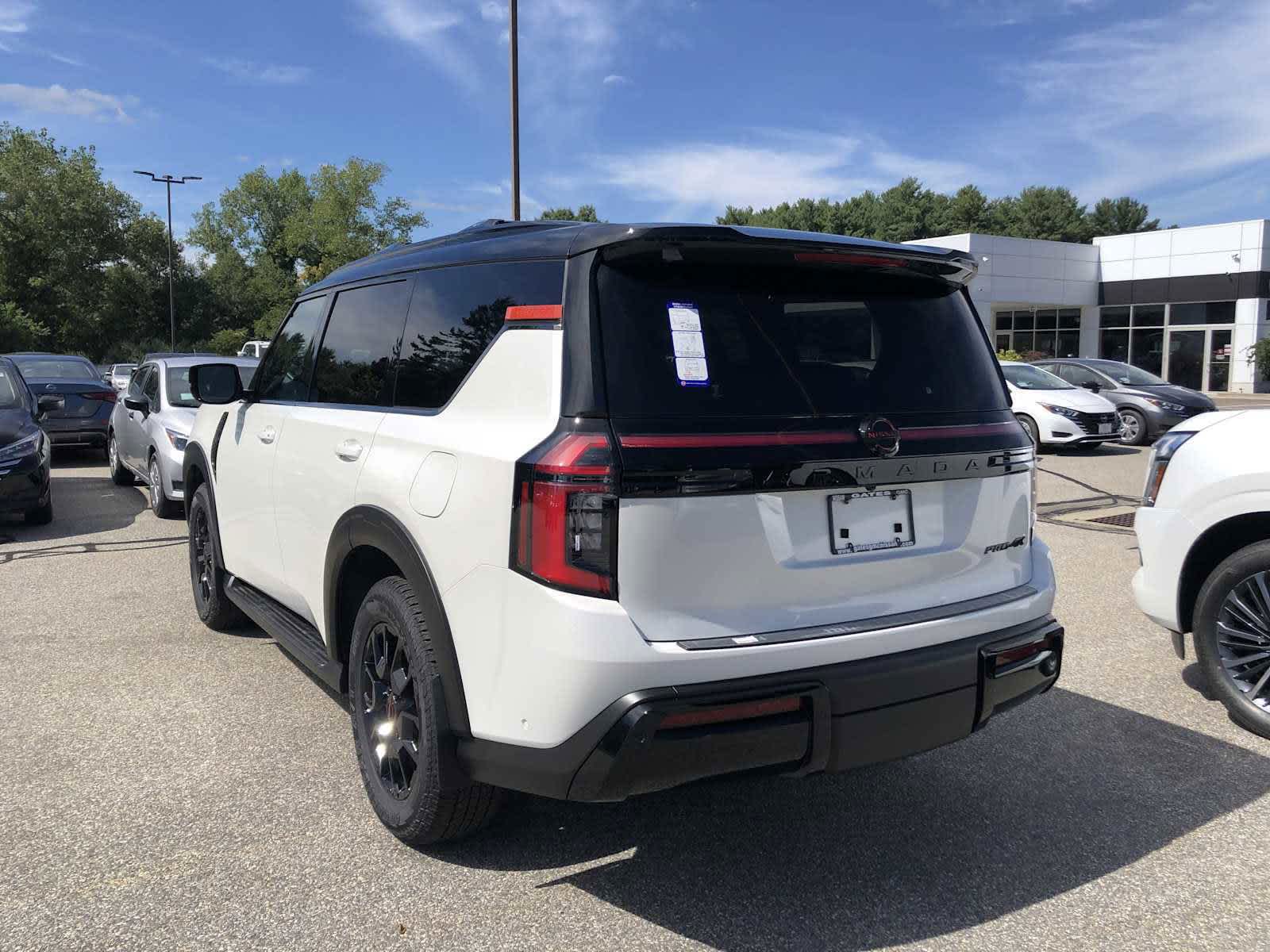 2025 Nissan Armada PRO-4X - Photo 7