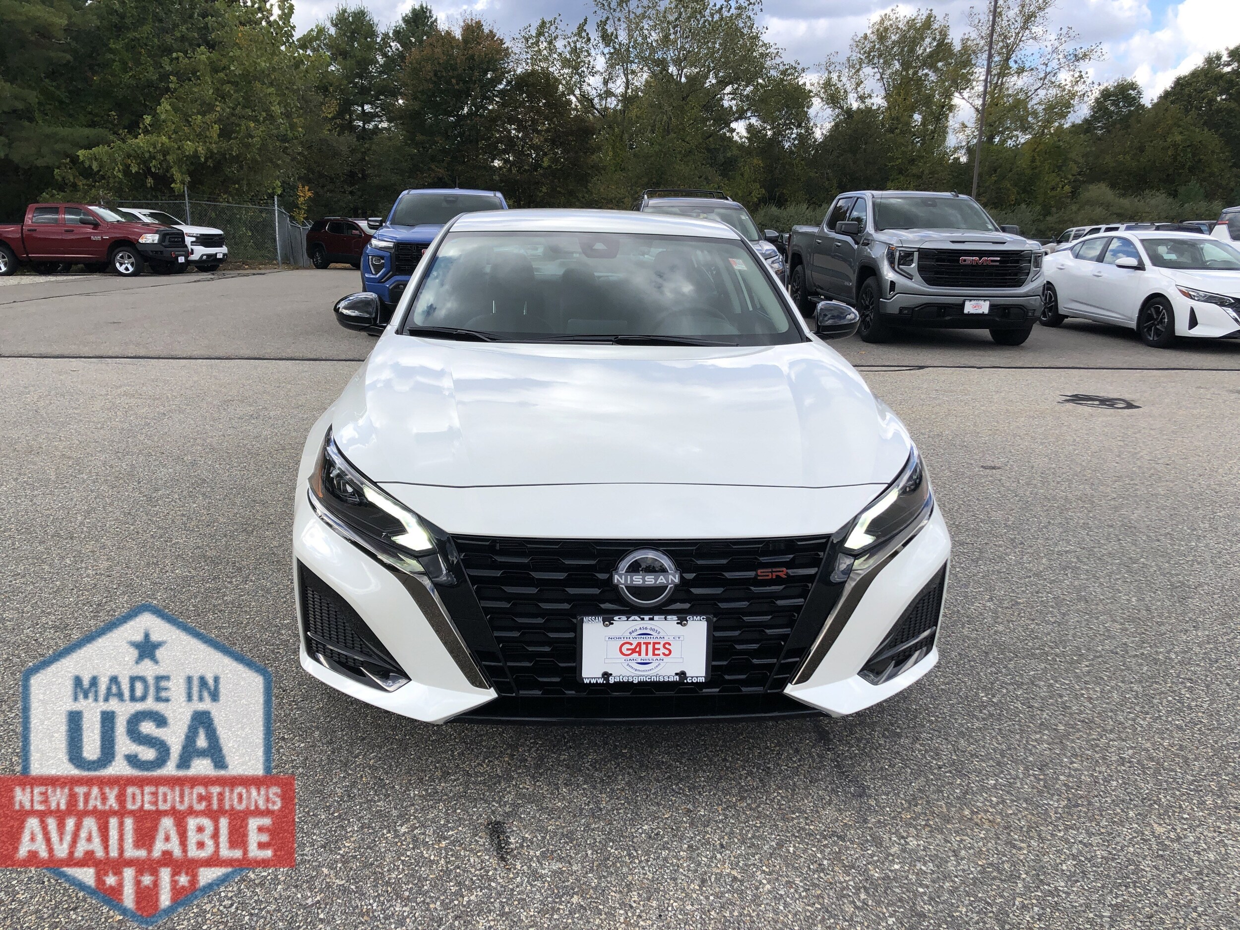 2025 Nissan Altima SR photo 2