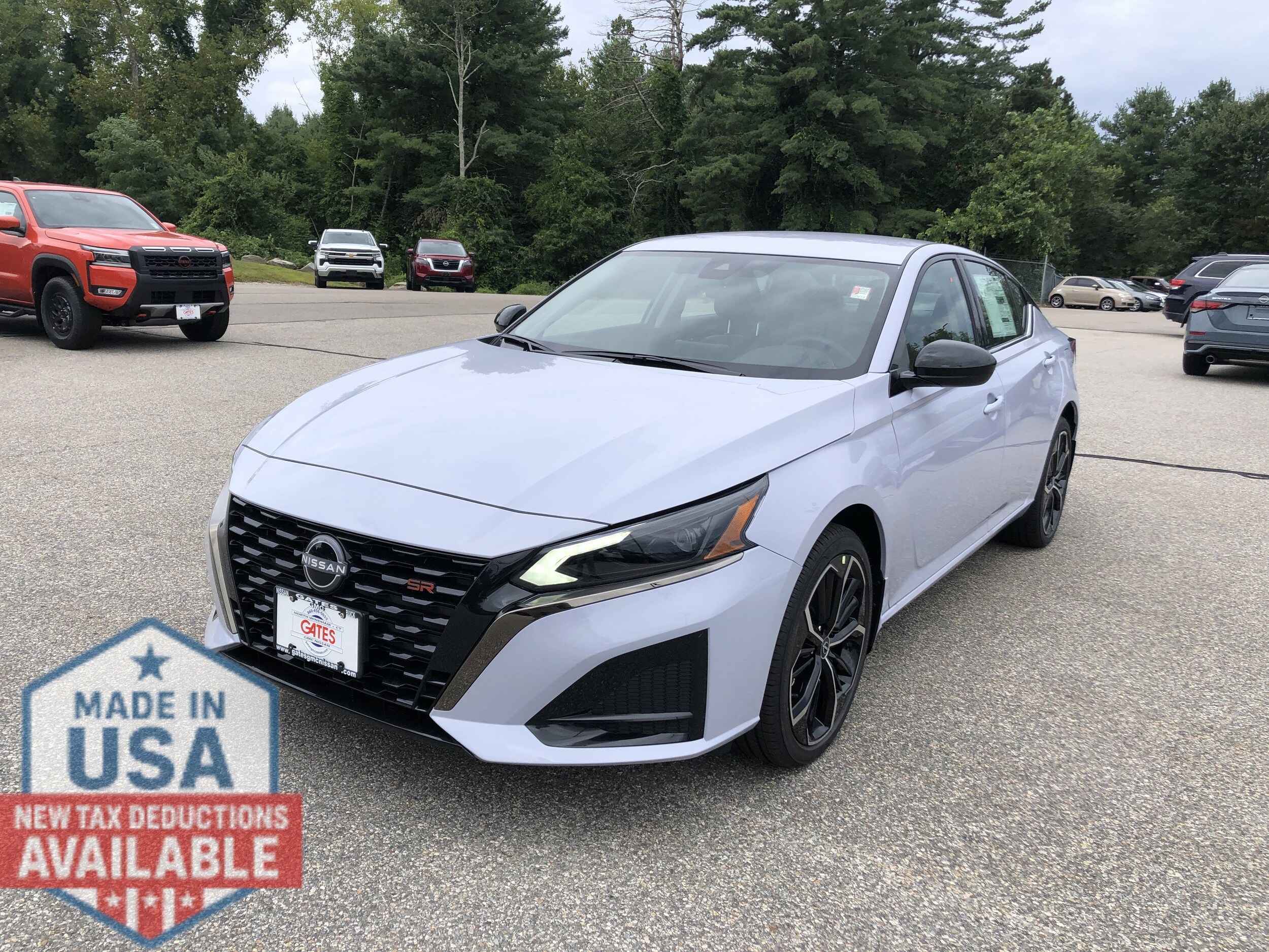 2025 Nissan Altima SR photo 3