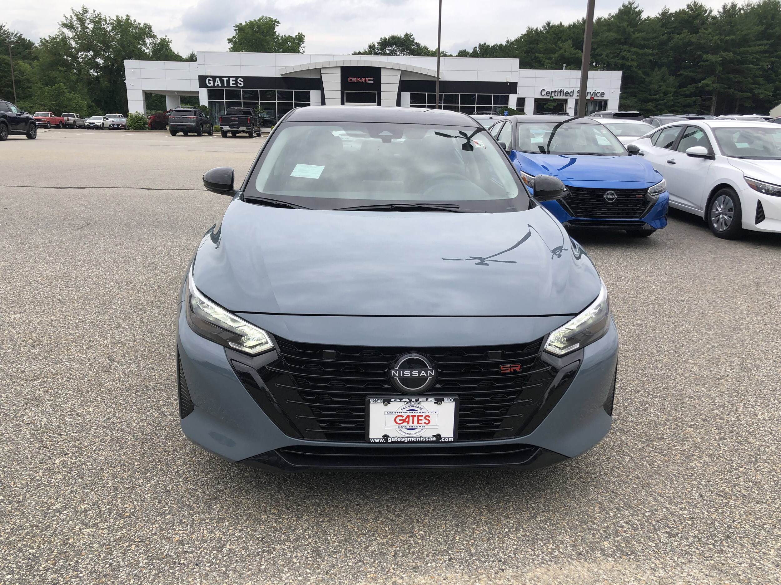 2025 Nissan Sentra SR photo 2