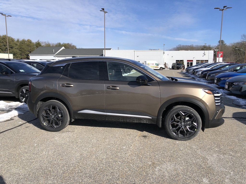 New 2026 Nissan Kicks SR SUV
