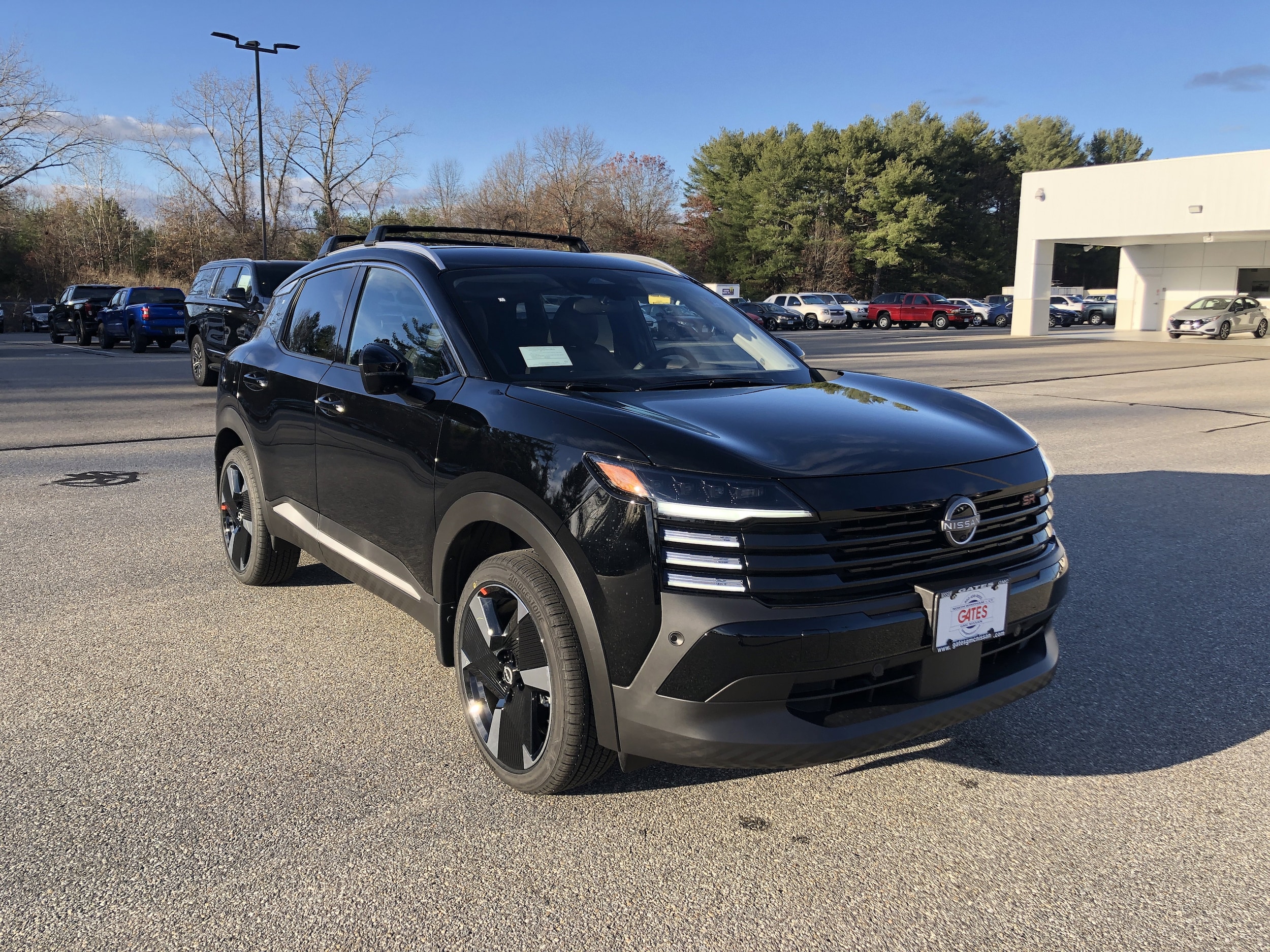 2026 Nissan KICKS SR AWD's photo