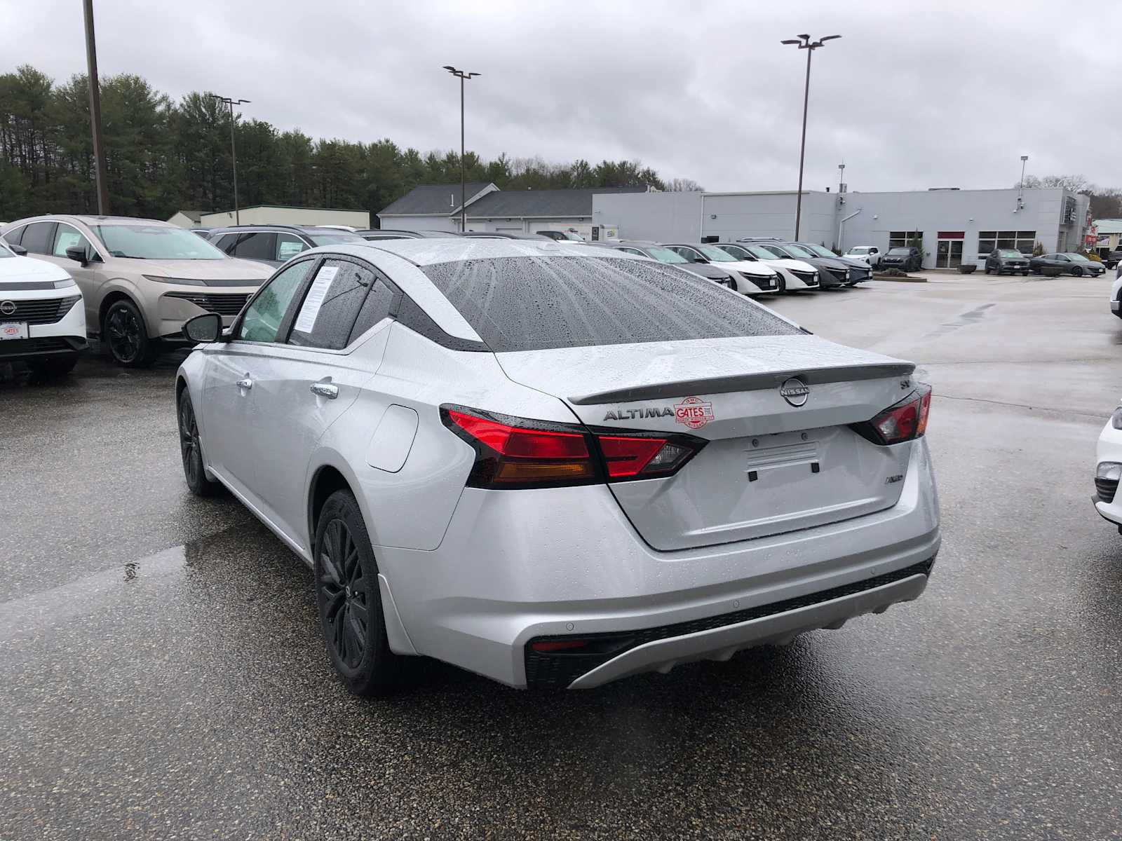 View vehicle photo 7