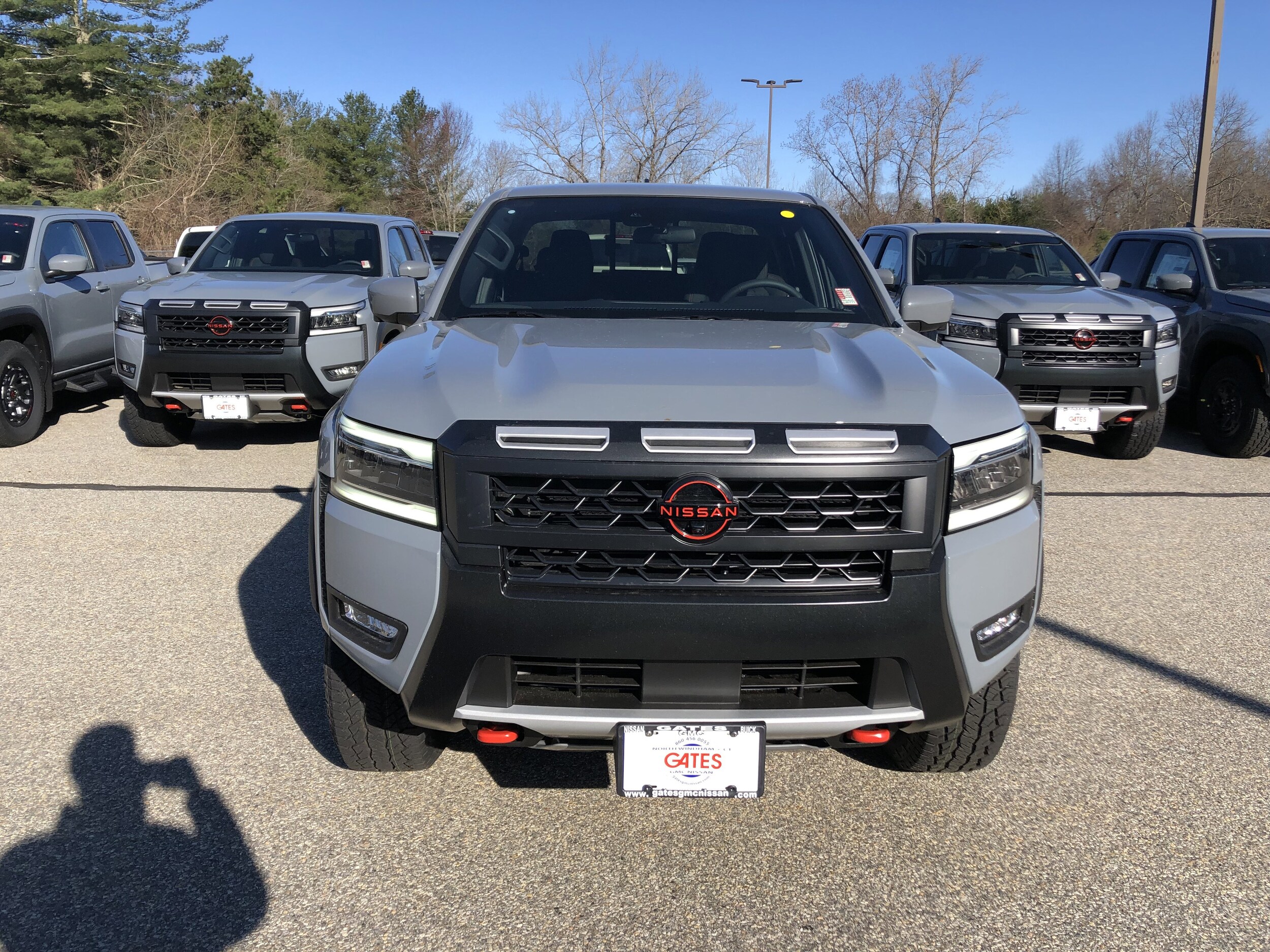 2025 Nissan Frontier PRO-4X photo 2