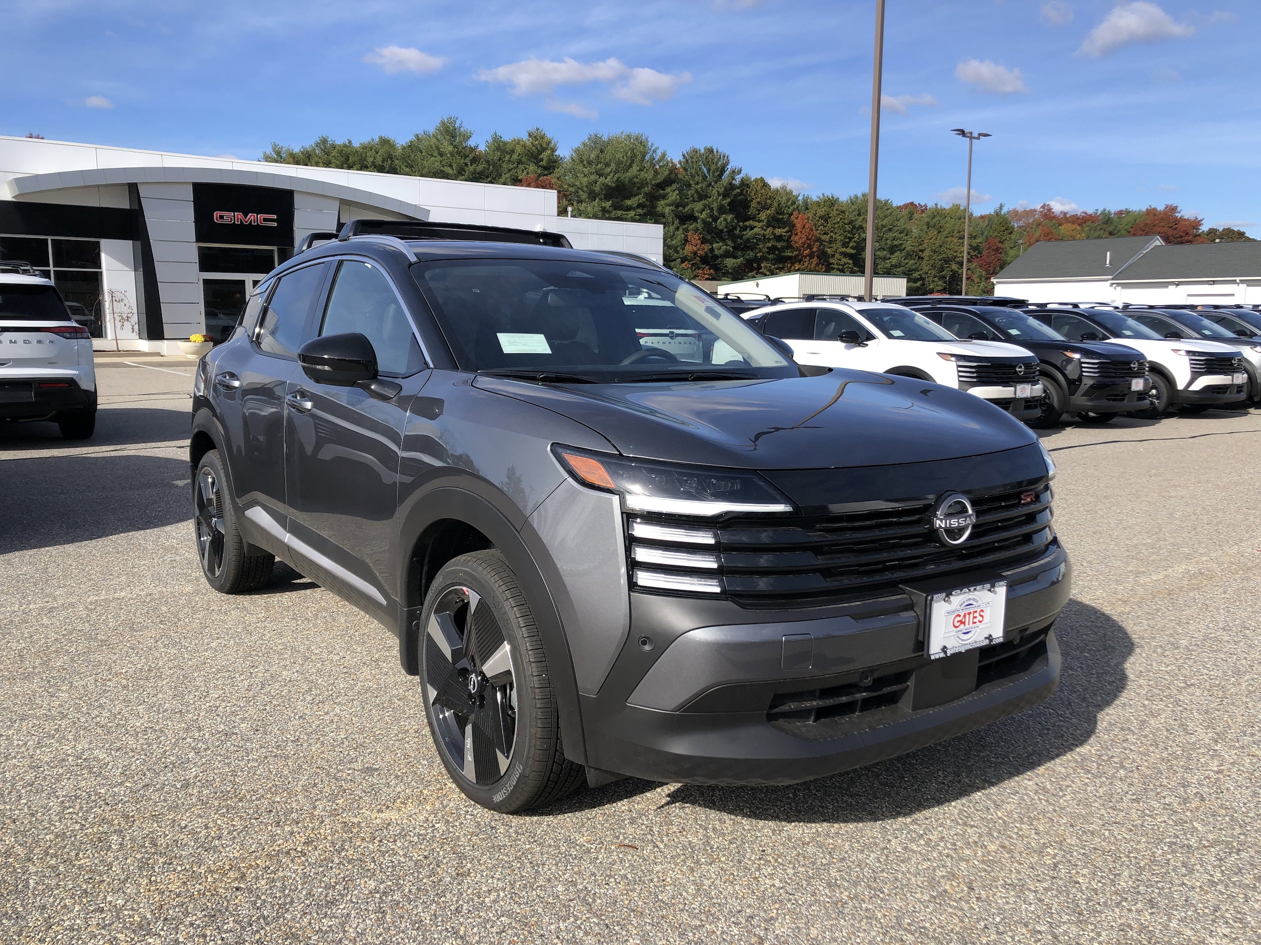 2026 Nissan KICKS SR AWD's photo