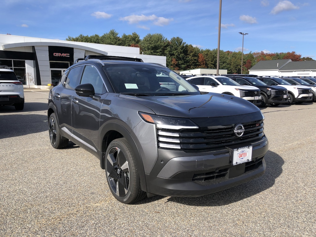 New 2026 Nissan Kicks SR SUV
