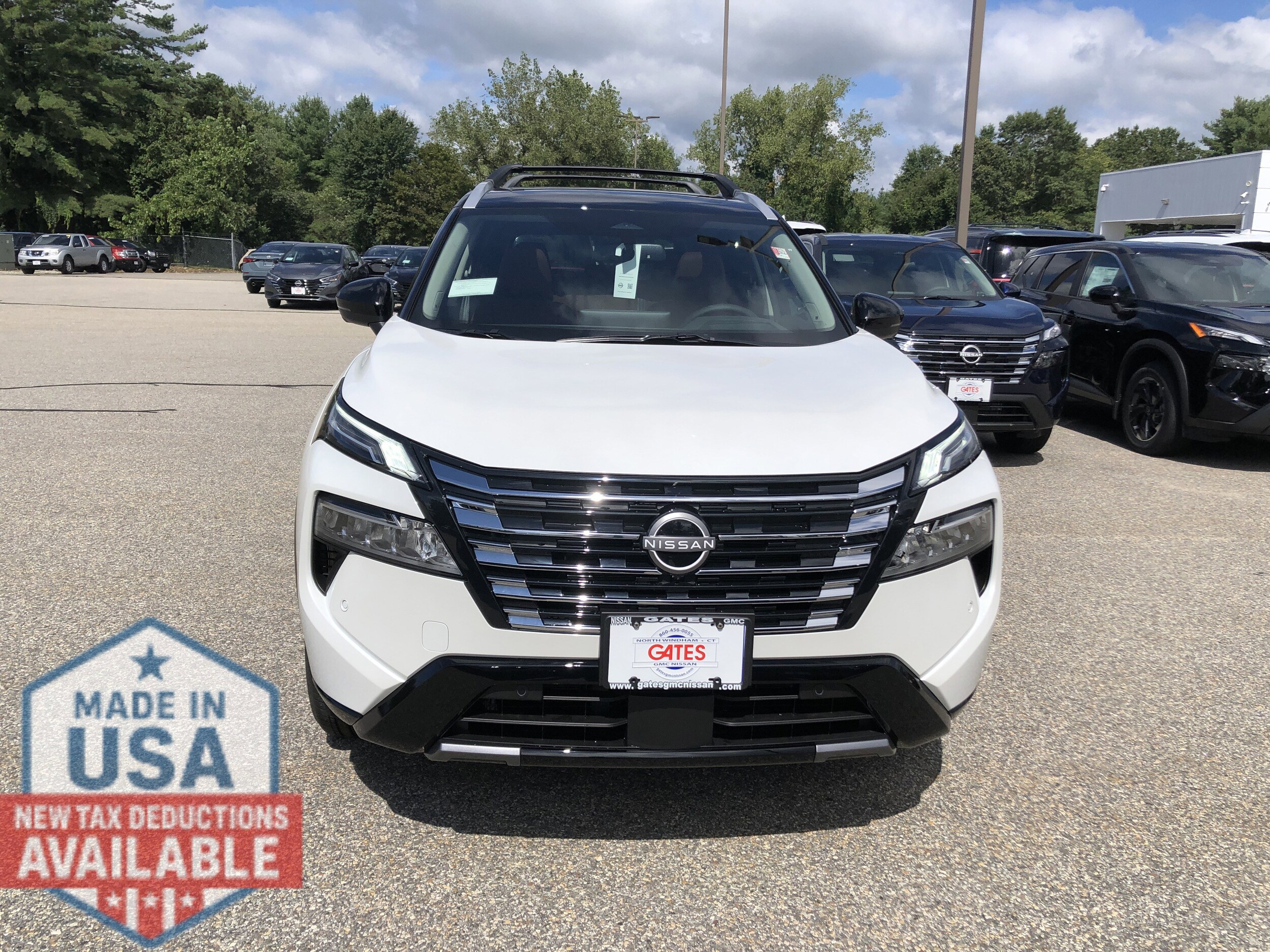 2026 Nissan Rogue Platinum photo 2