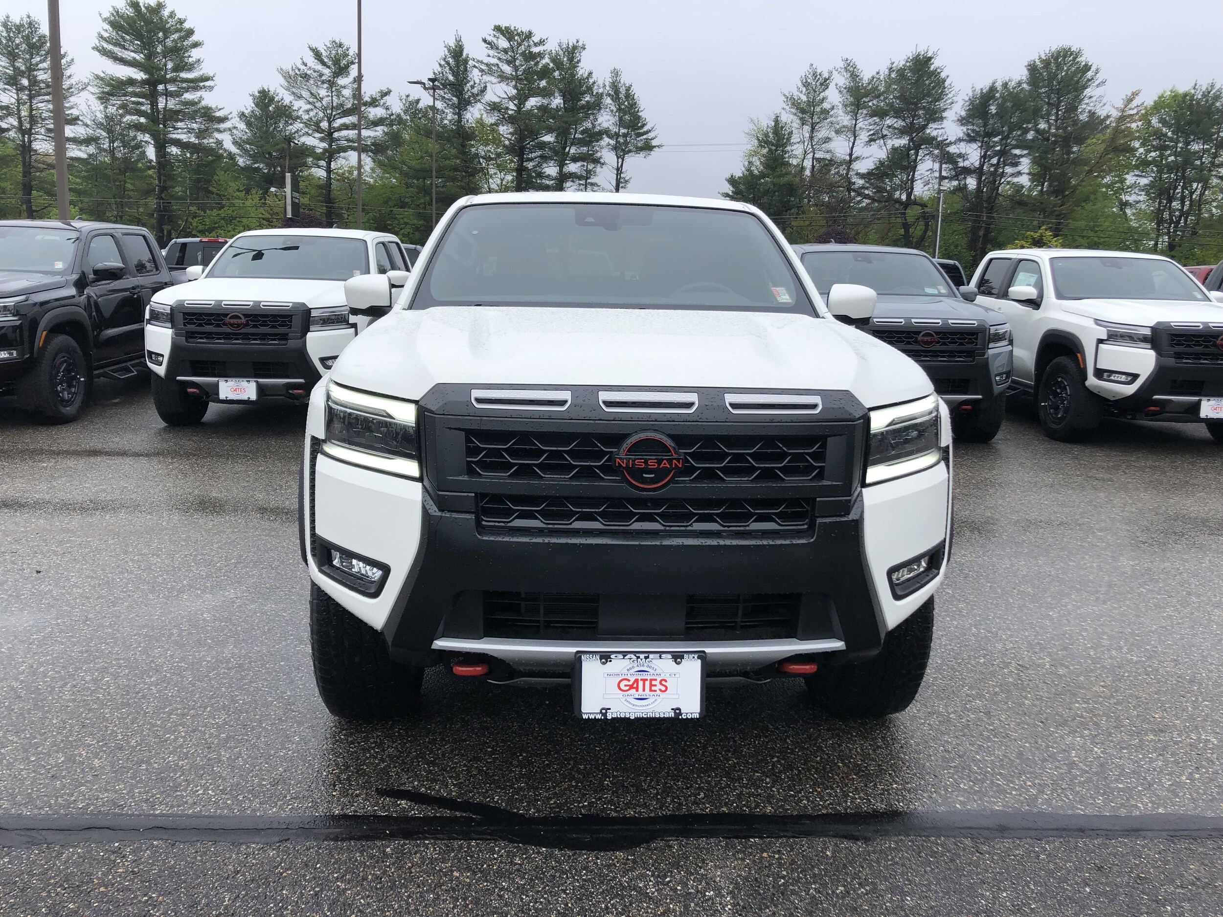 2025 Nissan Frontier PRO-4X photo 2