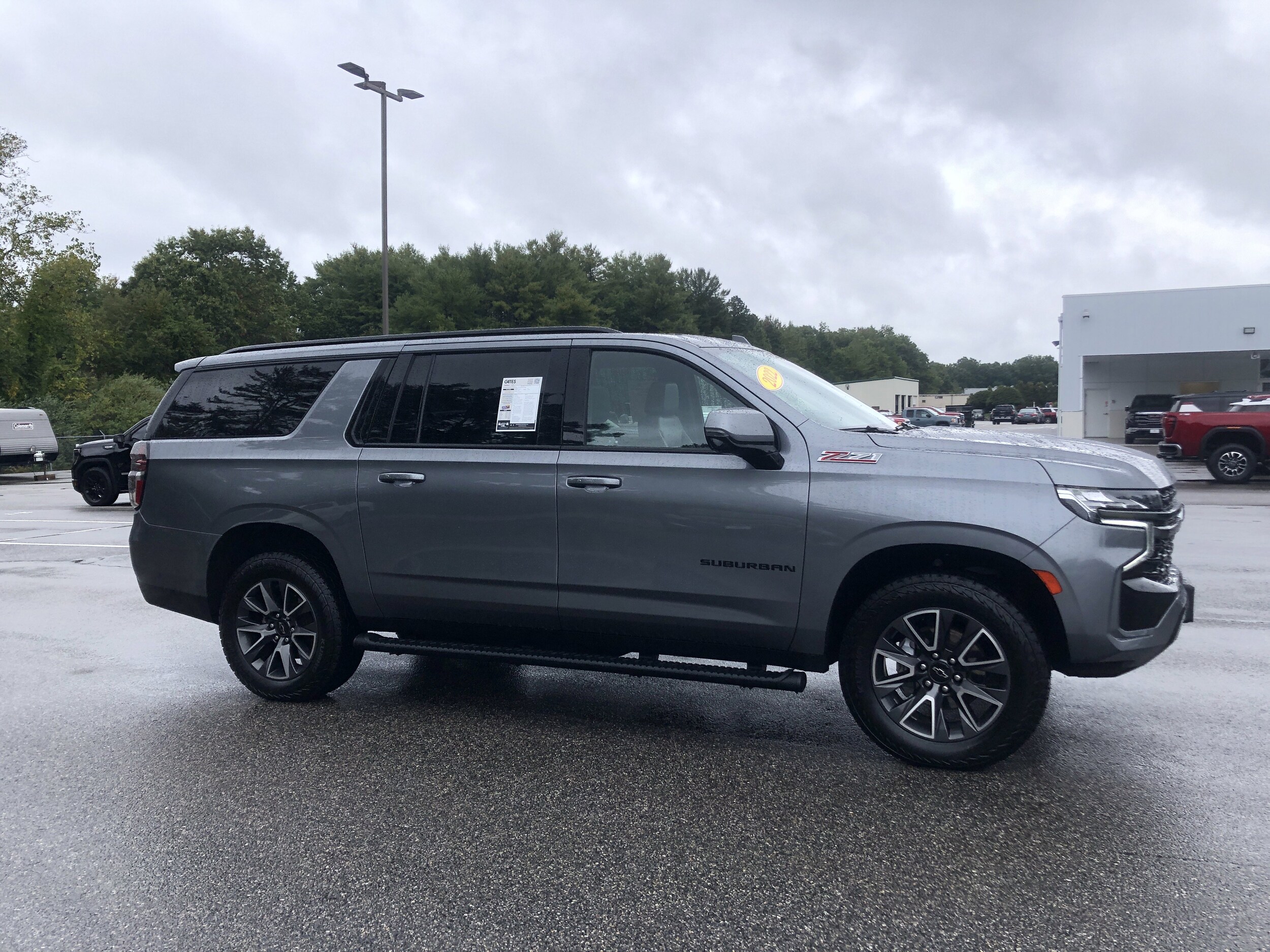 2022 Chevrolet Suburban Z71 photo 2