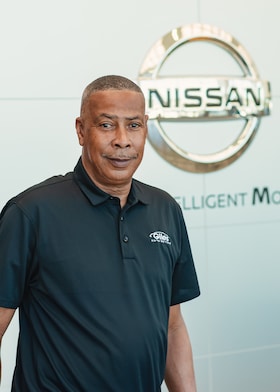 Staff member Mike Walton from ID_5aa1208e255a