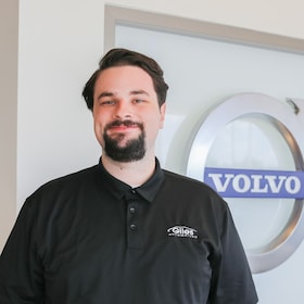 Staff member Lochlan Broussard from 9b53891cb262