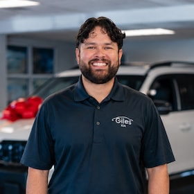 Staff member Thomas Hakim from ID_26dc56