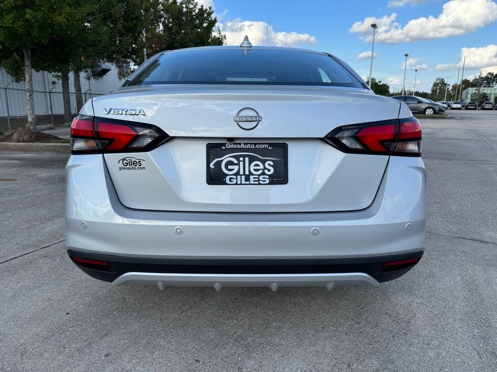 New 2025 Nissan Versa 1.6 SV Sedan