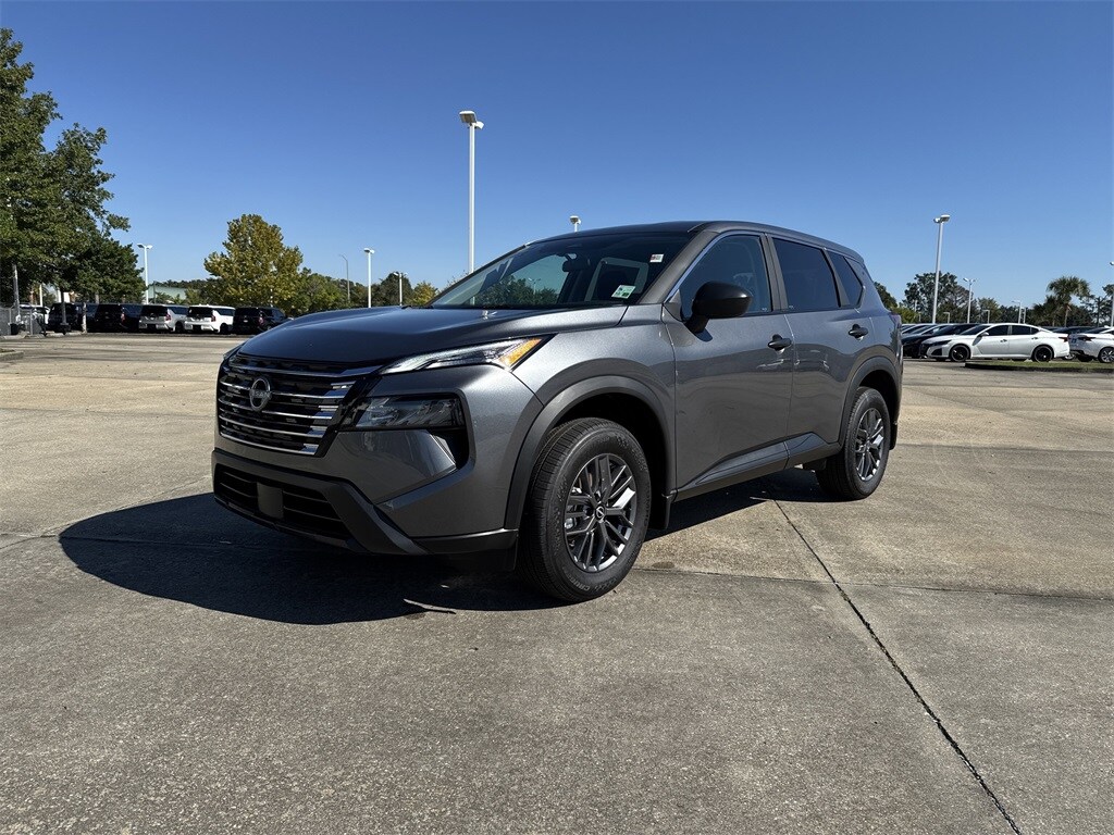 2026 Nissan Rogue S photo 2